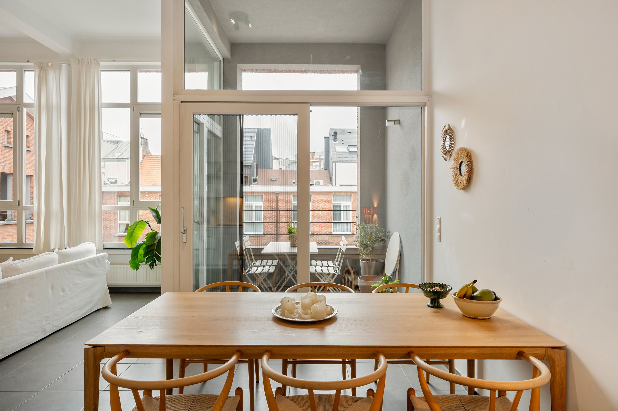   Ruim en modern appartement met gezellig terras. foto 7