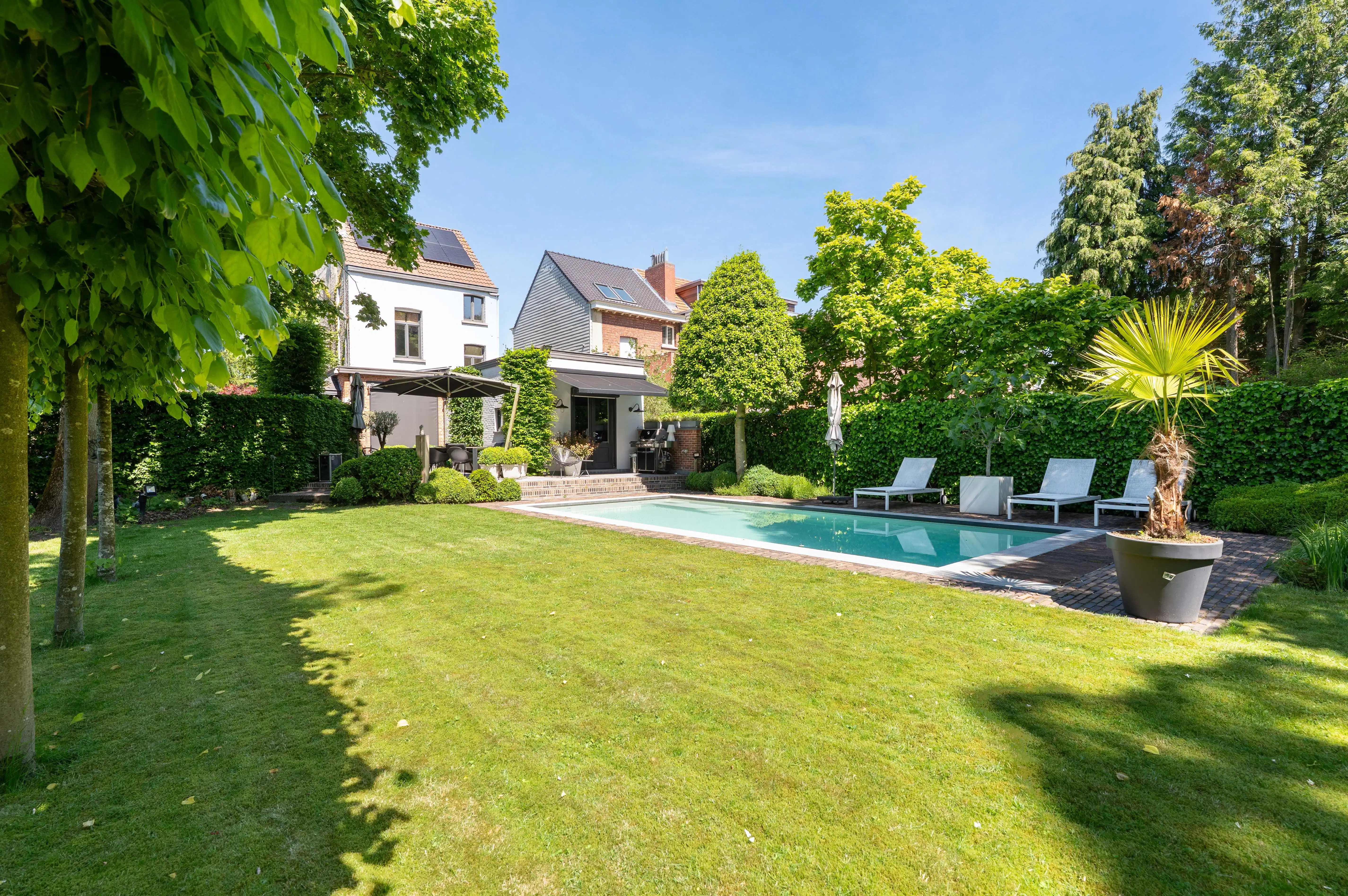 Karaktervolle herenwoning met verwarmd zwembad in hartje Kapellen. foto 27