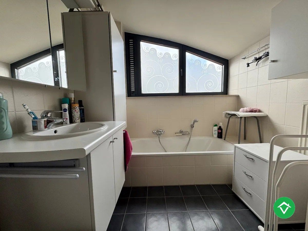 Appartement met 3 slaapkamers ruim terras en garage te Koekelare foto 14