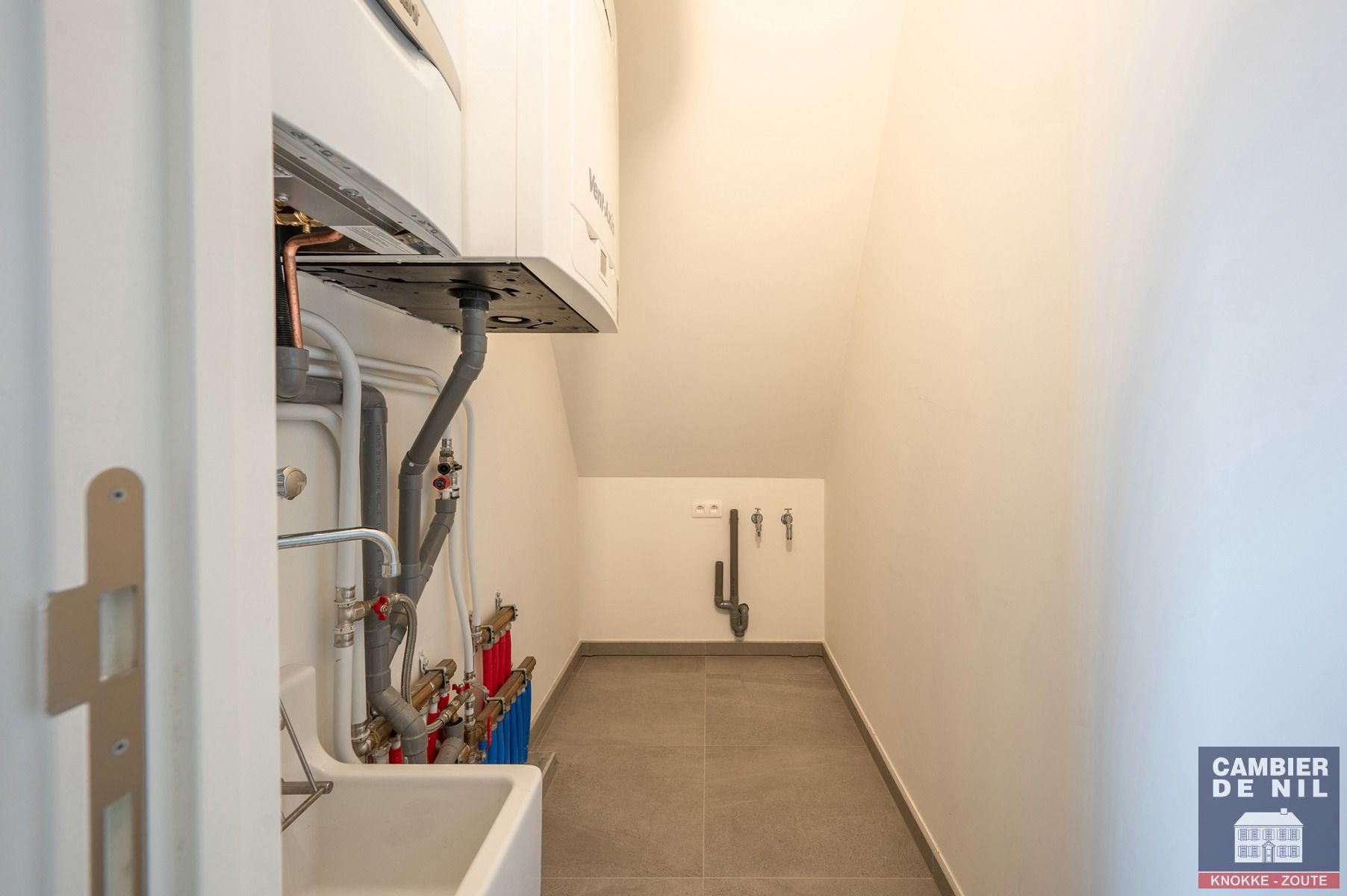 Recent, ongemeubeld 2 SK-appartement in Duinenwater  foto 20