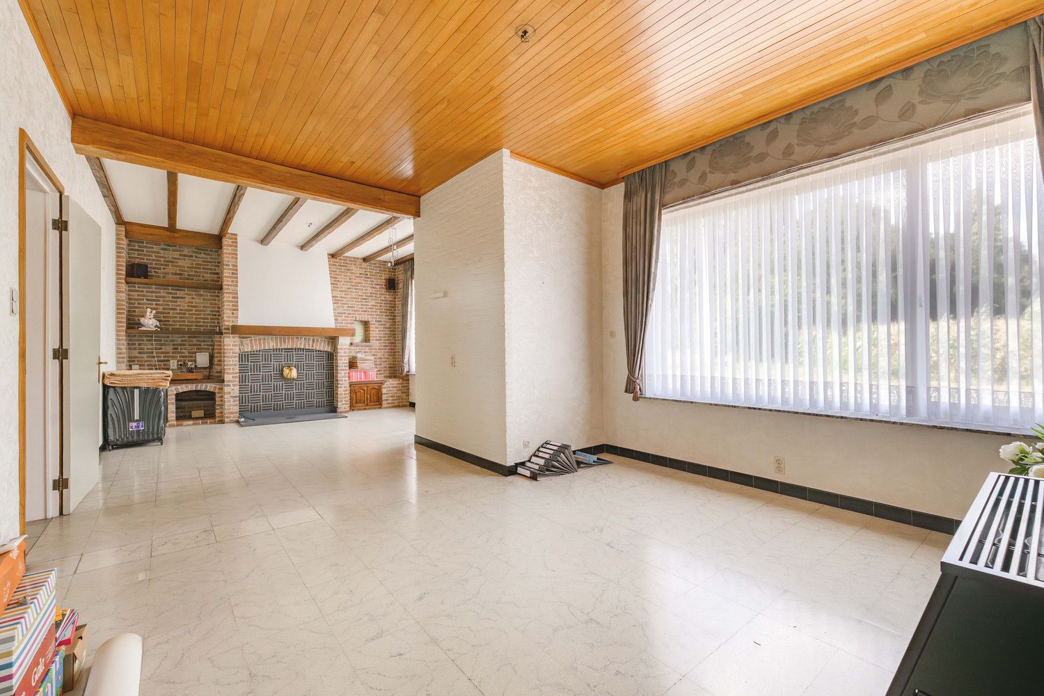Totaal te renoveren woning te Ardooie. foto 8