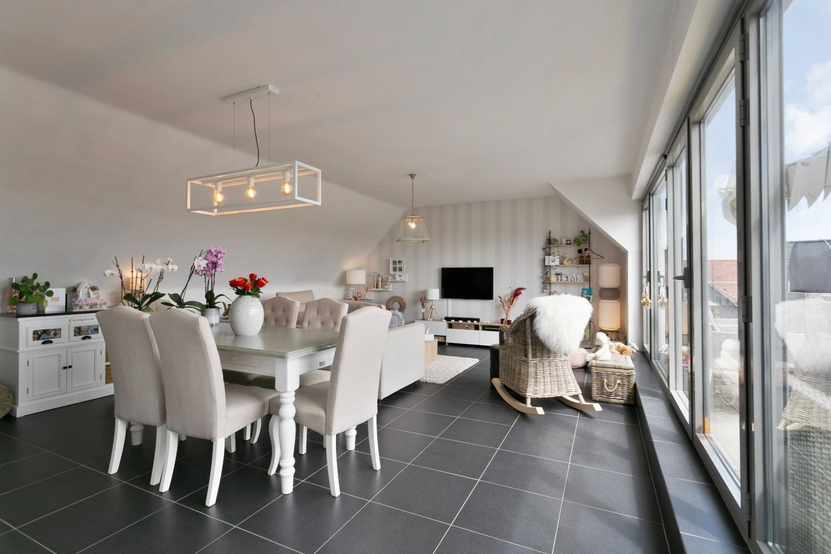Dakappartement met ruim zuidgeoriënteerd terras! foto 4