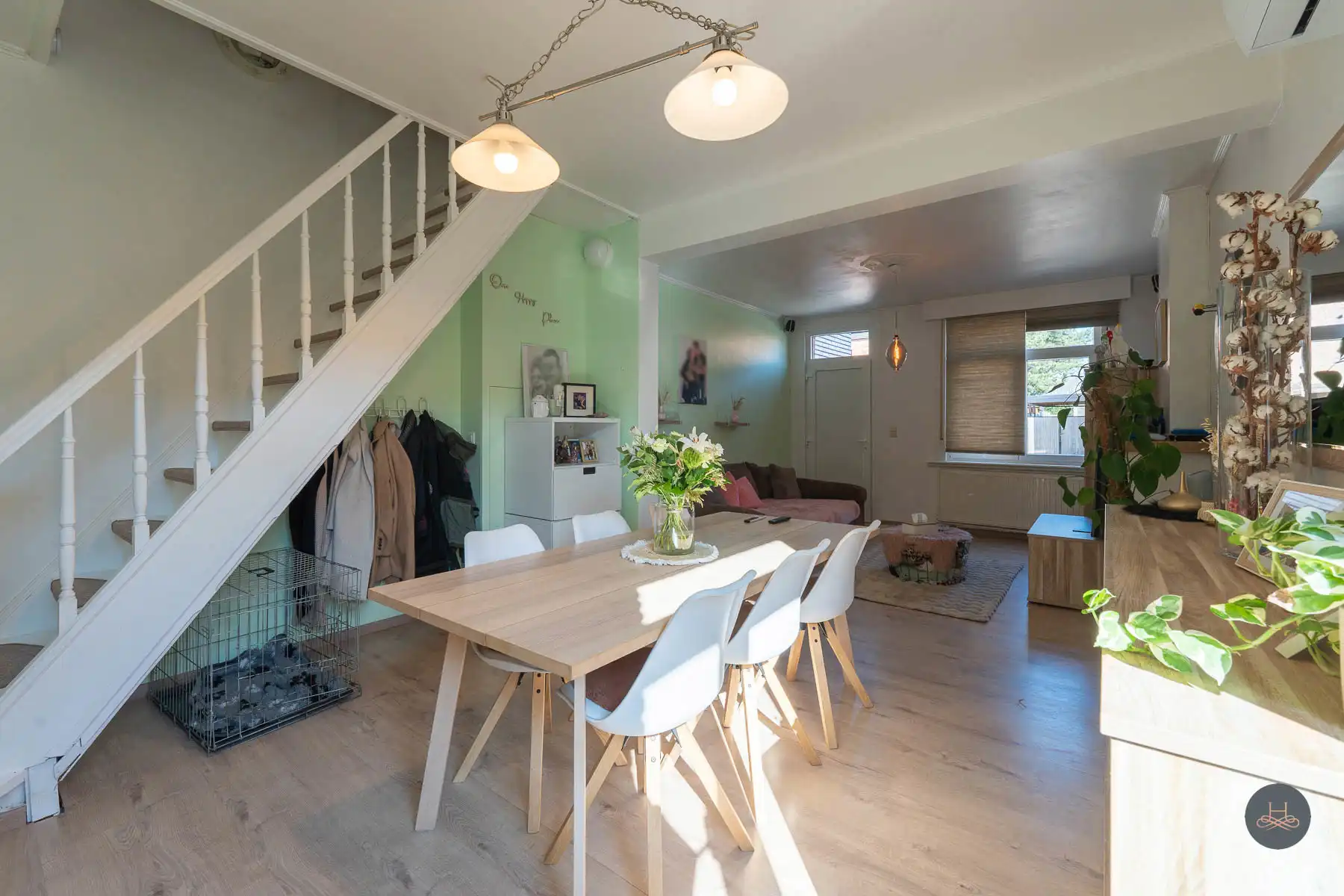 Ruime starterswoning met tuin en dubbele garage foto 7