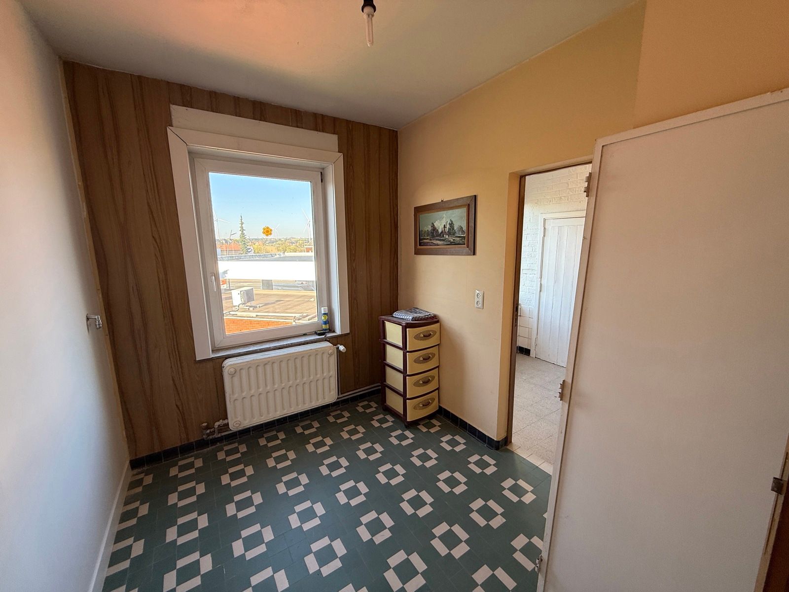 Goed gelegen woning met vier slaapkamers foto 16