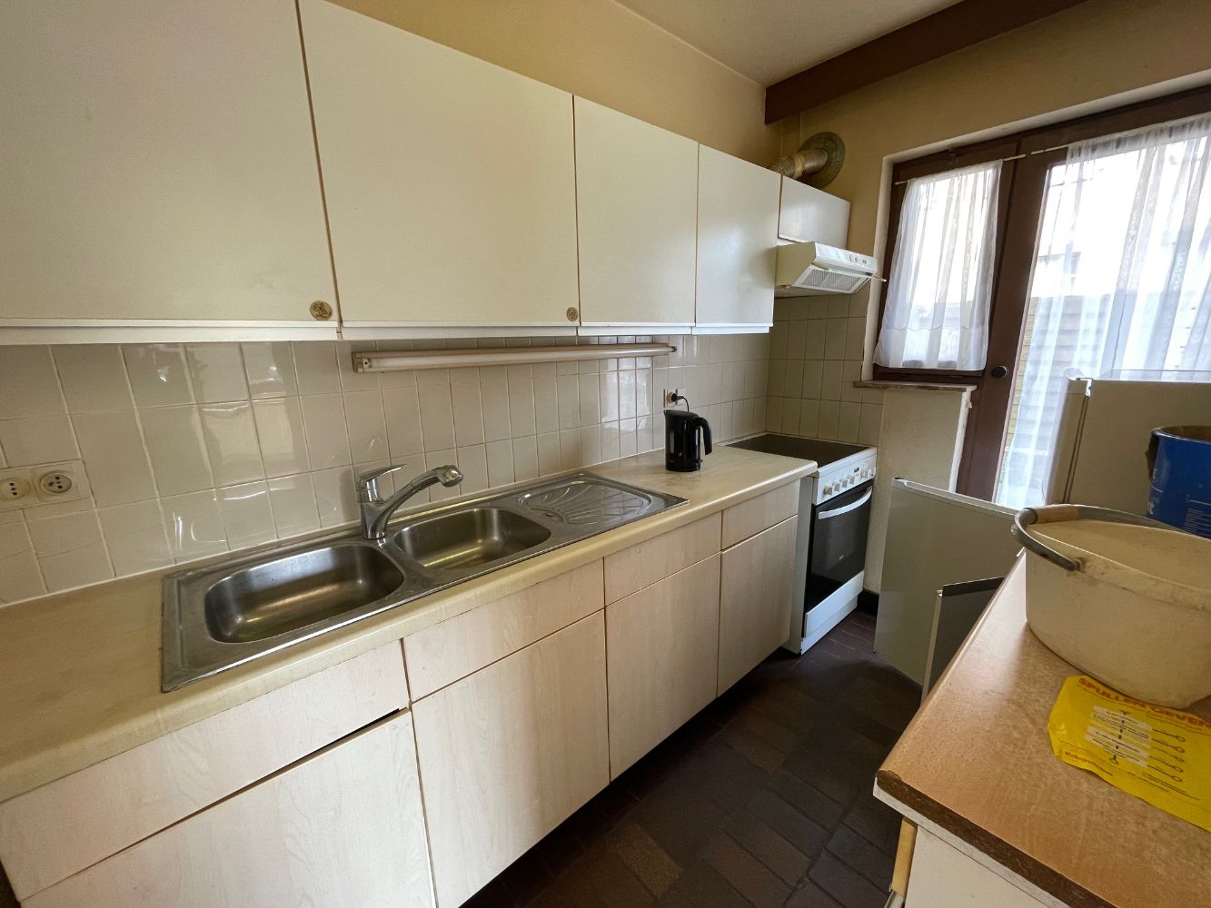 Ruim gelijkvloersappartement met twee slaapkamers en gesloten garagebox. foto 7