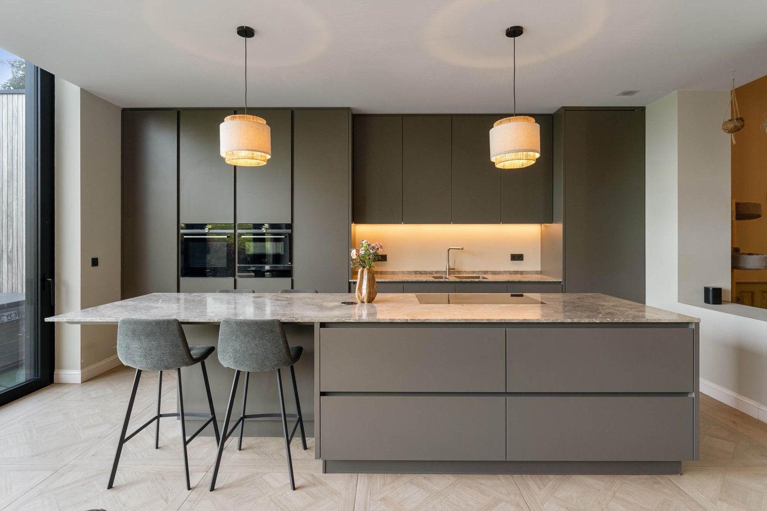 Karaktervol herenhuis met modern comfort in een groene, landelijke setting foto 18