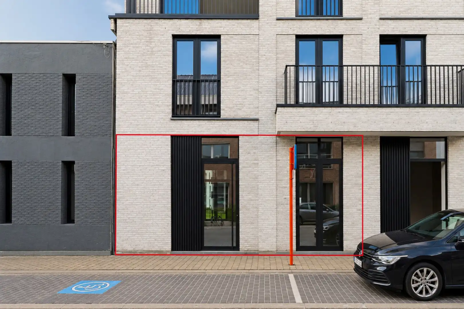 Casco handelsruimte in de hoofdstraat van Pittem foto 3