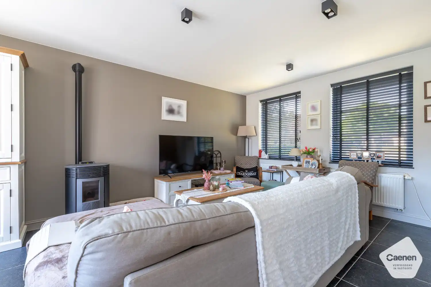 Energiezuinige prachtige woning op landelijke ligging met 3 slaapkamers en prachtige tuin! foto 4
