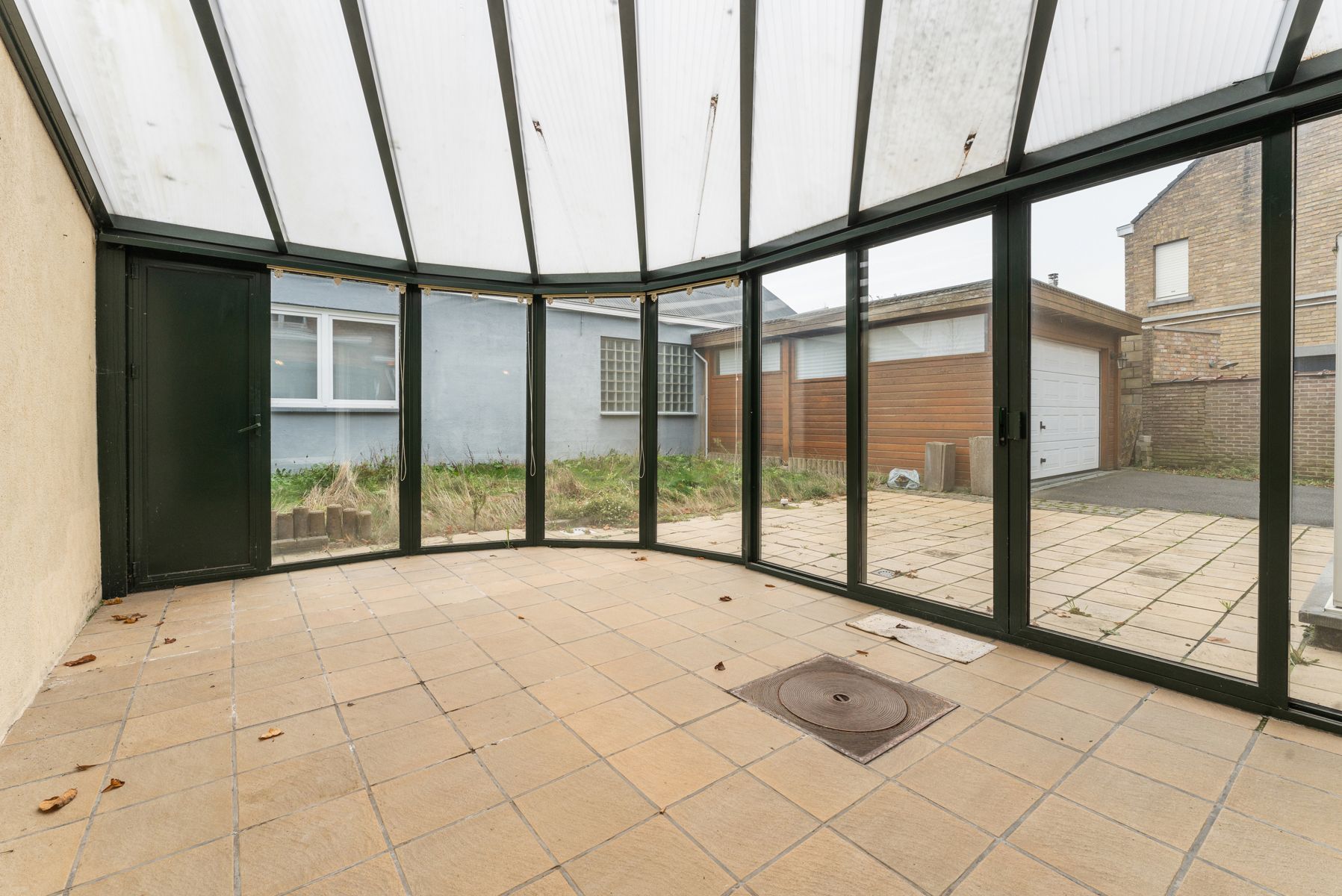 Centraal gelegen woning met 4 slpk , 2 garages en stadstuin foto 7