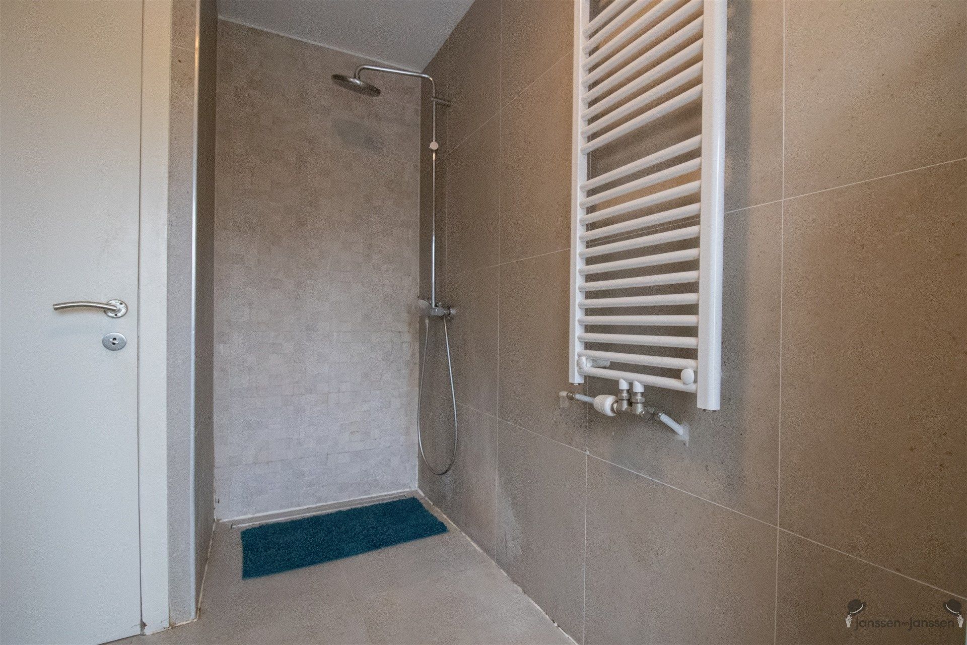 Recent gerenoveerde woning met 4 slaapkamers op 580 m².  foto 15