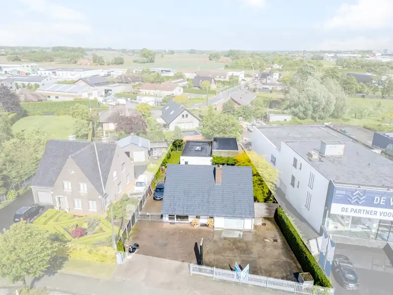Roeselare-Gits. Opportuniteit aan de Bruggesteenweg gelegen. RUIME LUXE VILLA MET MAGAZIJN & KANTOOR, 4 slaapkamers, uiterst commercieel en zichtbaar. Recent vernieuwd ! foto 7