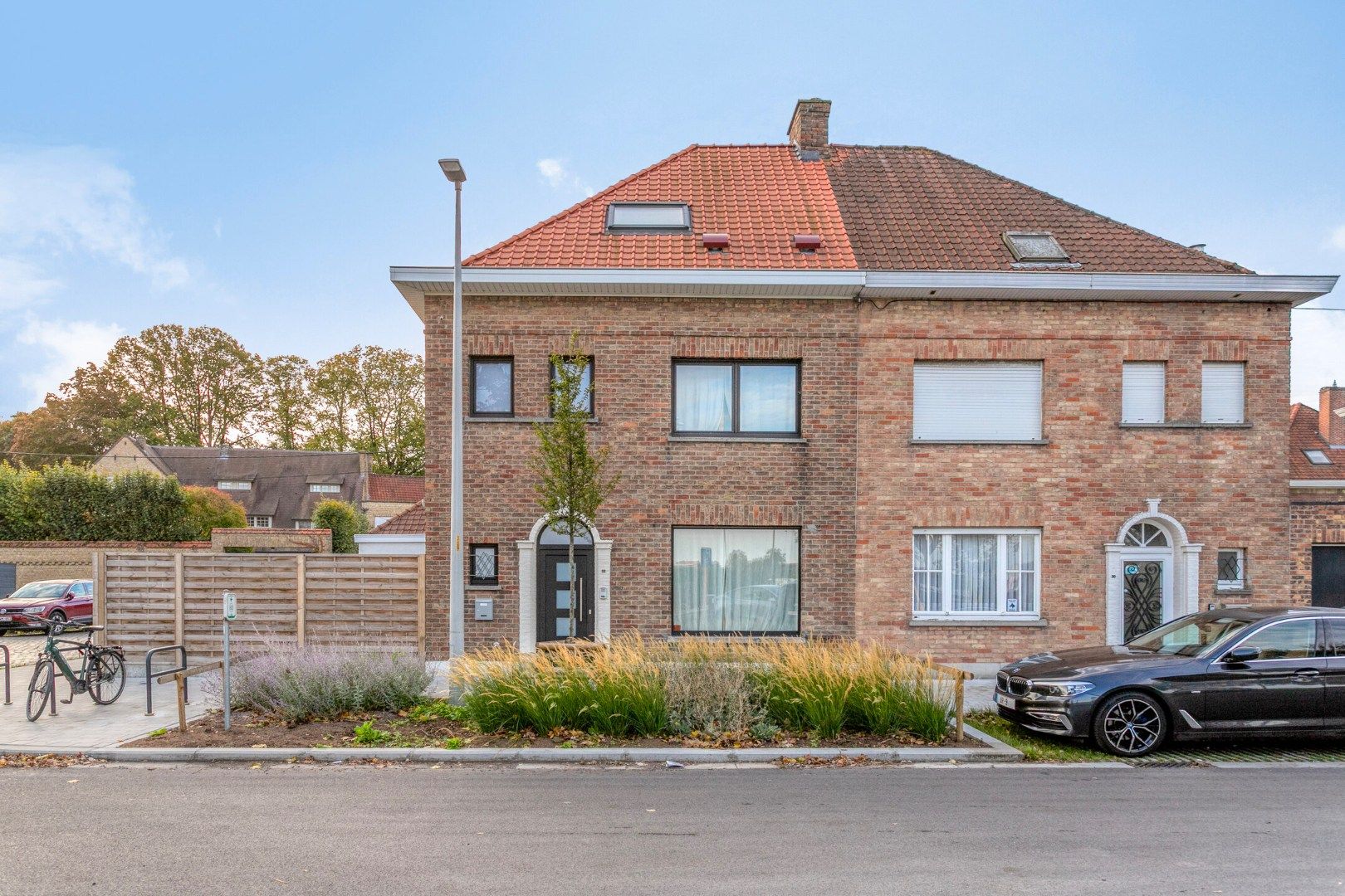 Energiezuinige, instapklare halfopen bebouwing met 4 slaapkamers! foto 2