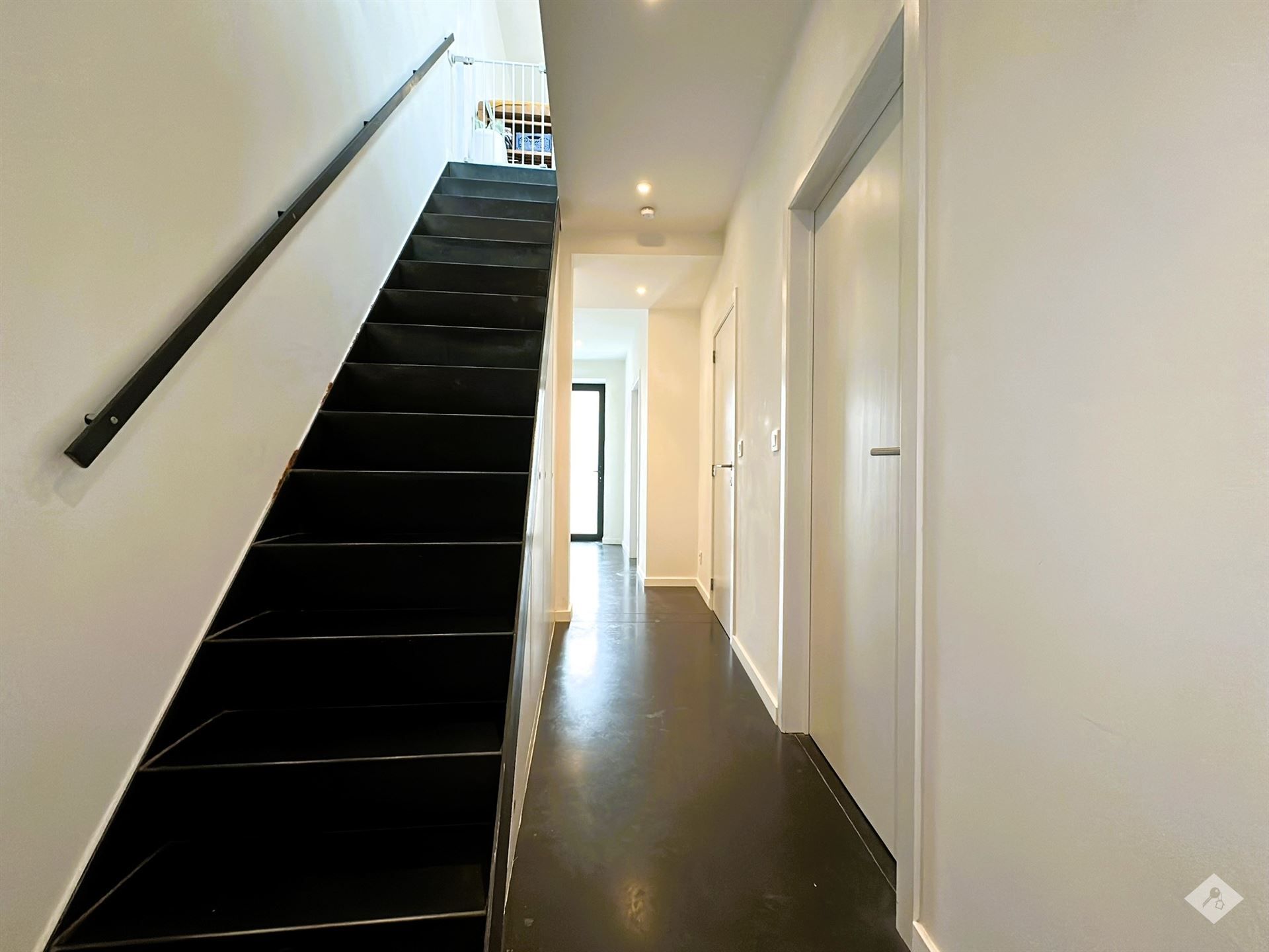 Volledig gerenoveerde woning met architecturale uitstraling te Buggenhout foto 13
