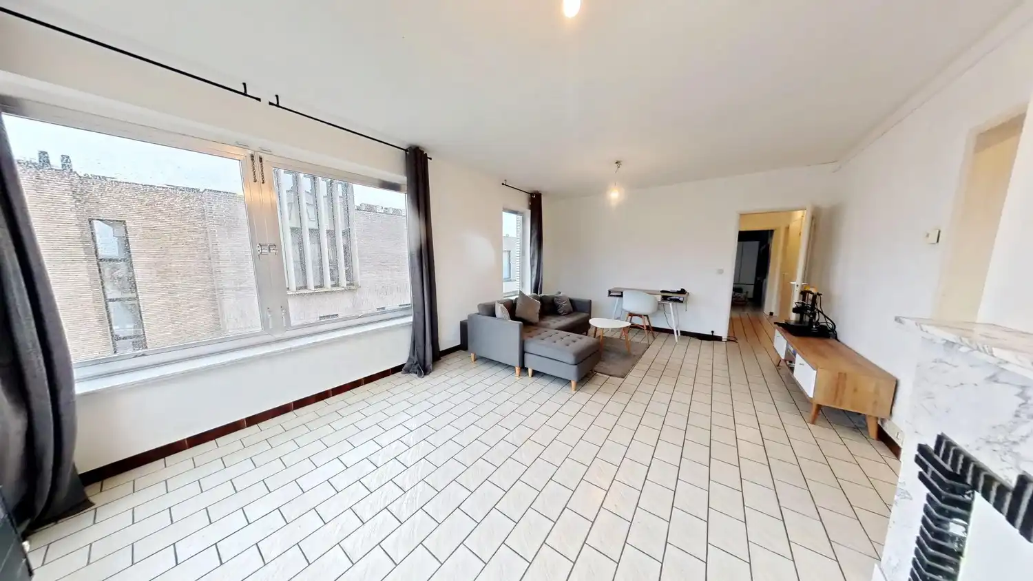 Centraal gelegen appartement met 2 slaapkamers! foto 2