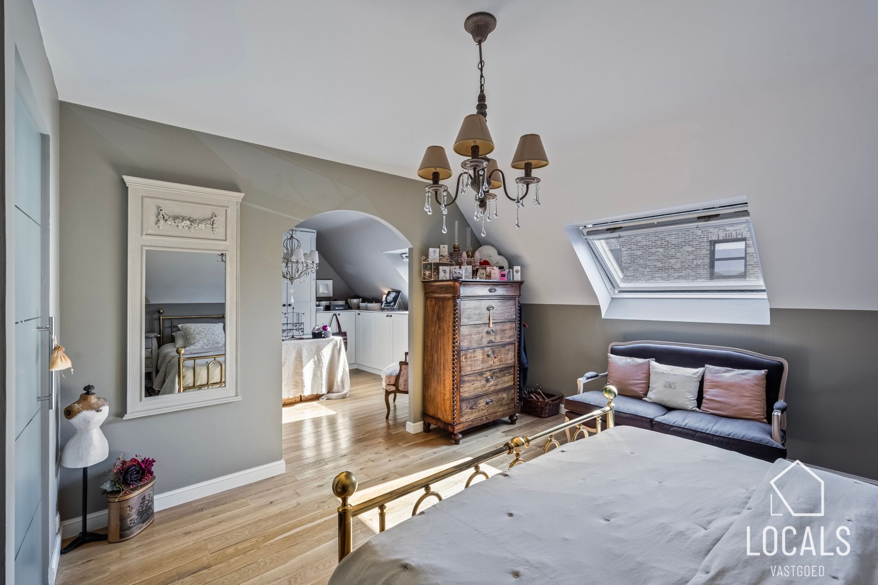Tijdloze villa in doodlopende straat aan het bos foto 17