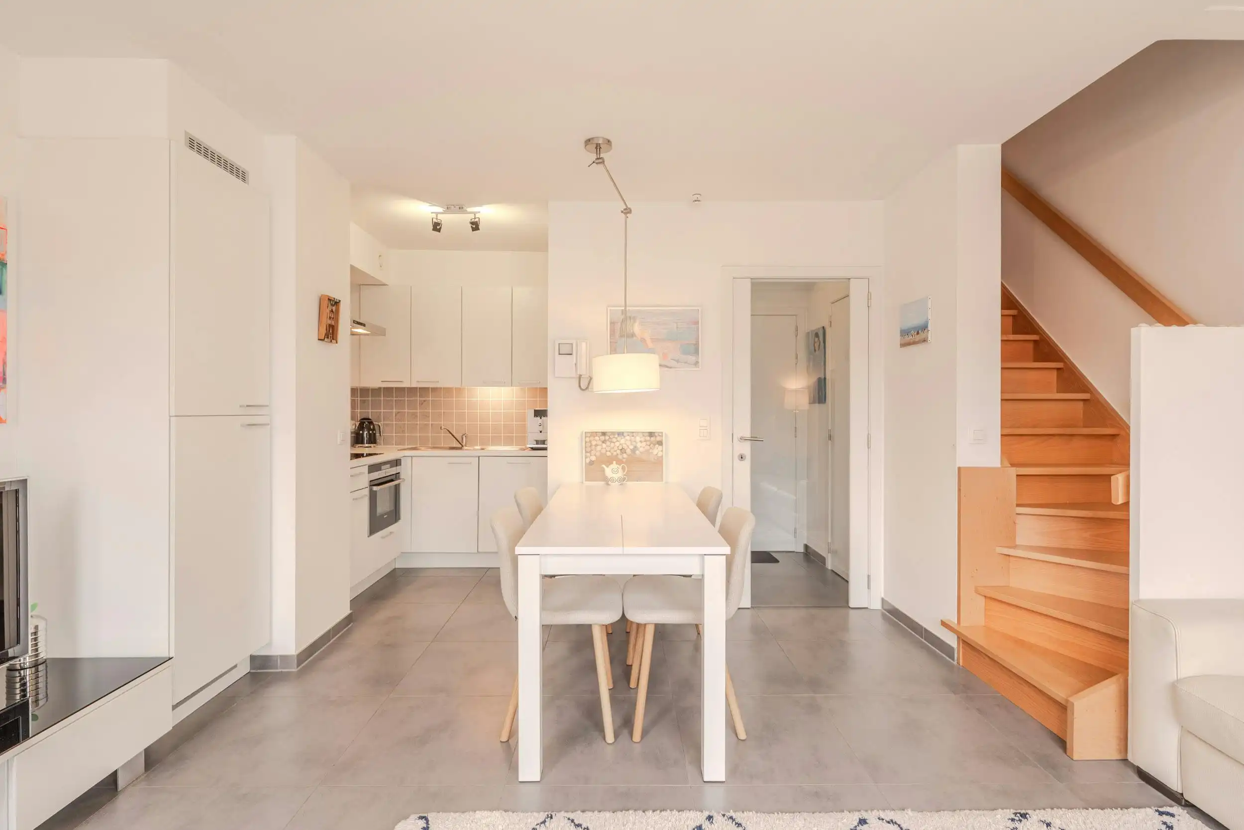 Instapklaar appartement vlak achter de vernieuwde Zeedijk! foto 9