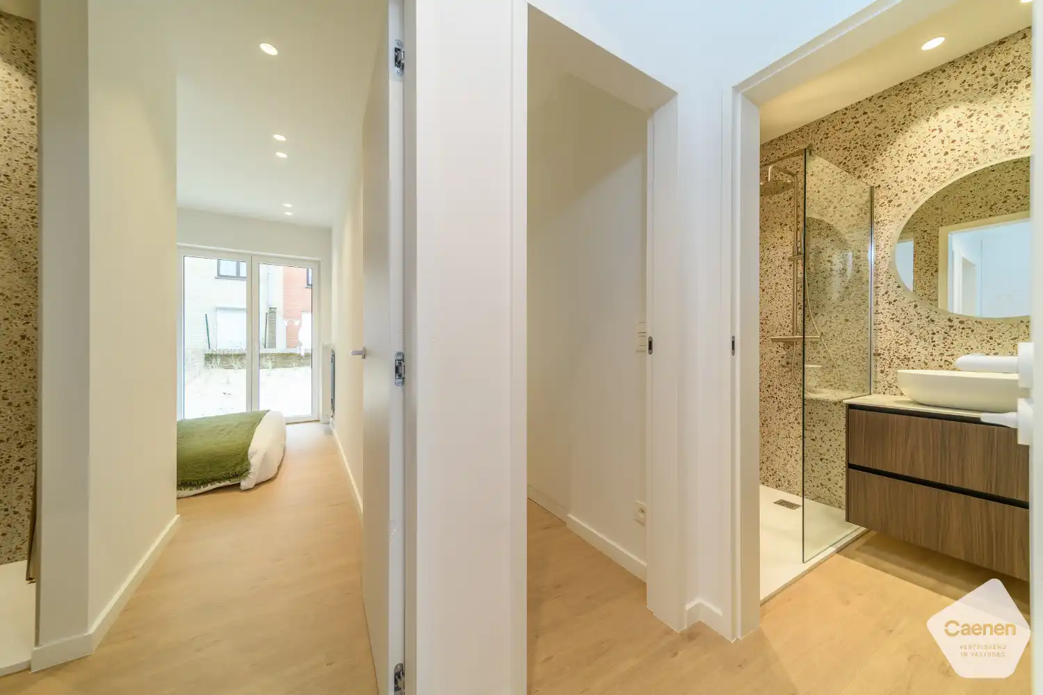 Luxueus gerenoveerd gelijkvloers appartement met zeezicht en zuidgerichte tuin foto 14