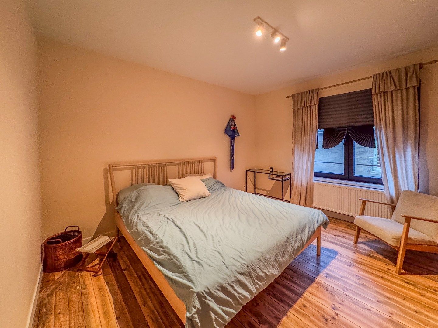 Woning met 3 slaapkamers, garage en gezellig stadstuintje met berging. foto 5