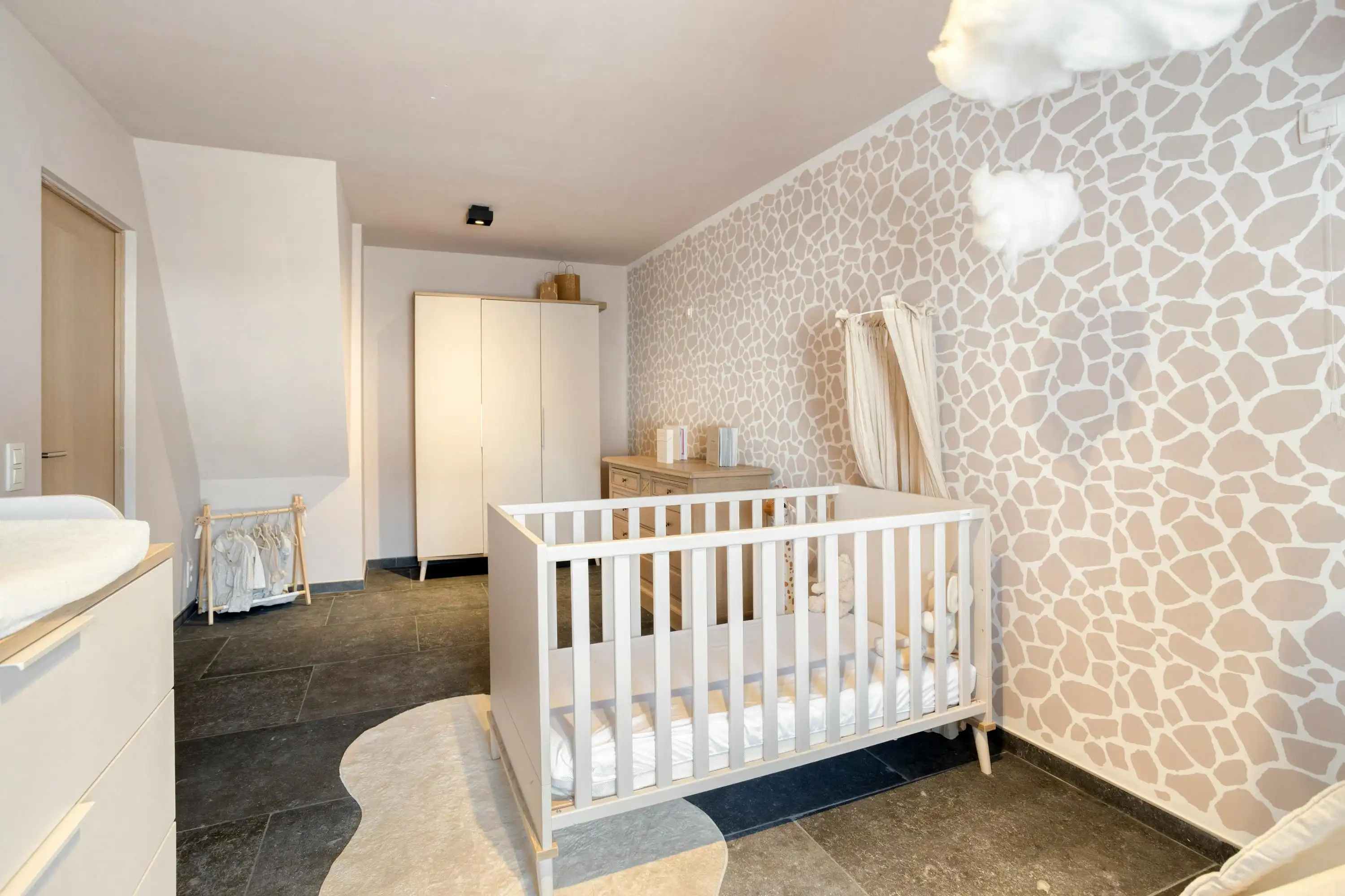Ruime mooie woning met mogelijkheid tot handel (kapsalon) foto 14