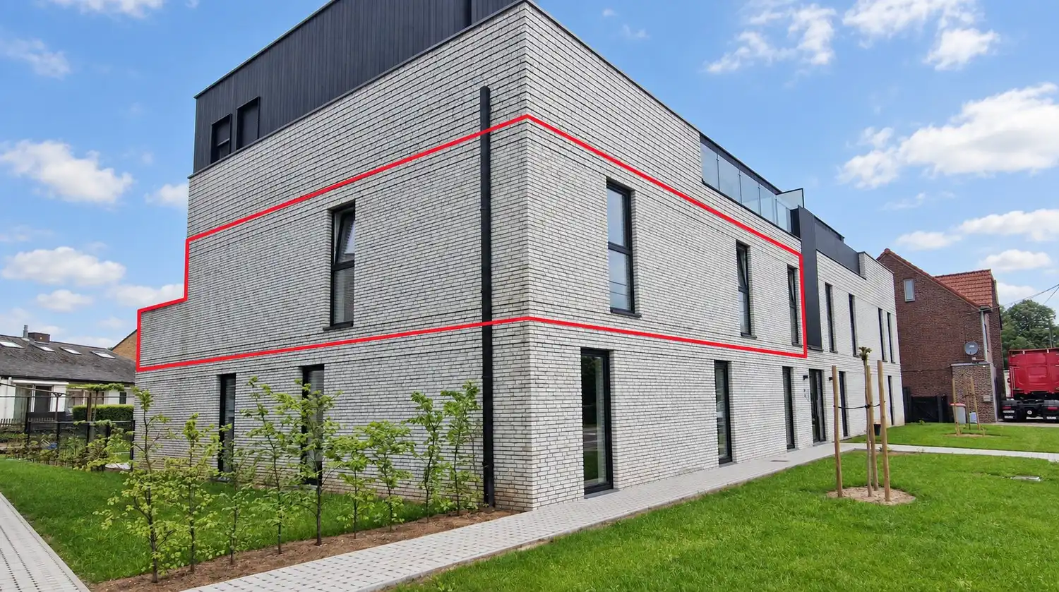 Stijlvol appartement met overdekt terras in Molenbeersel (momenteel verhuurd) foto 2