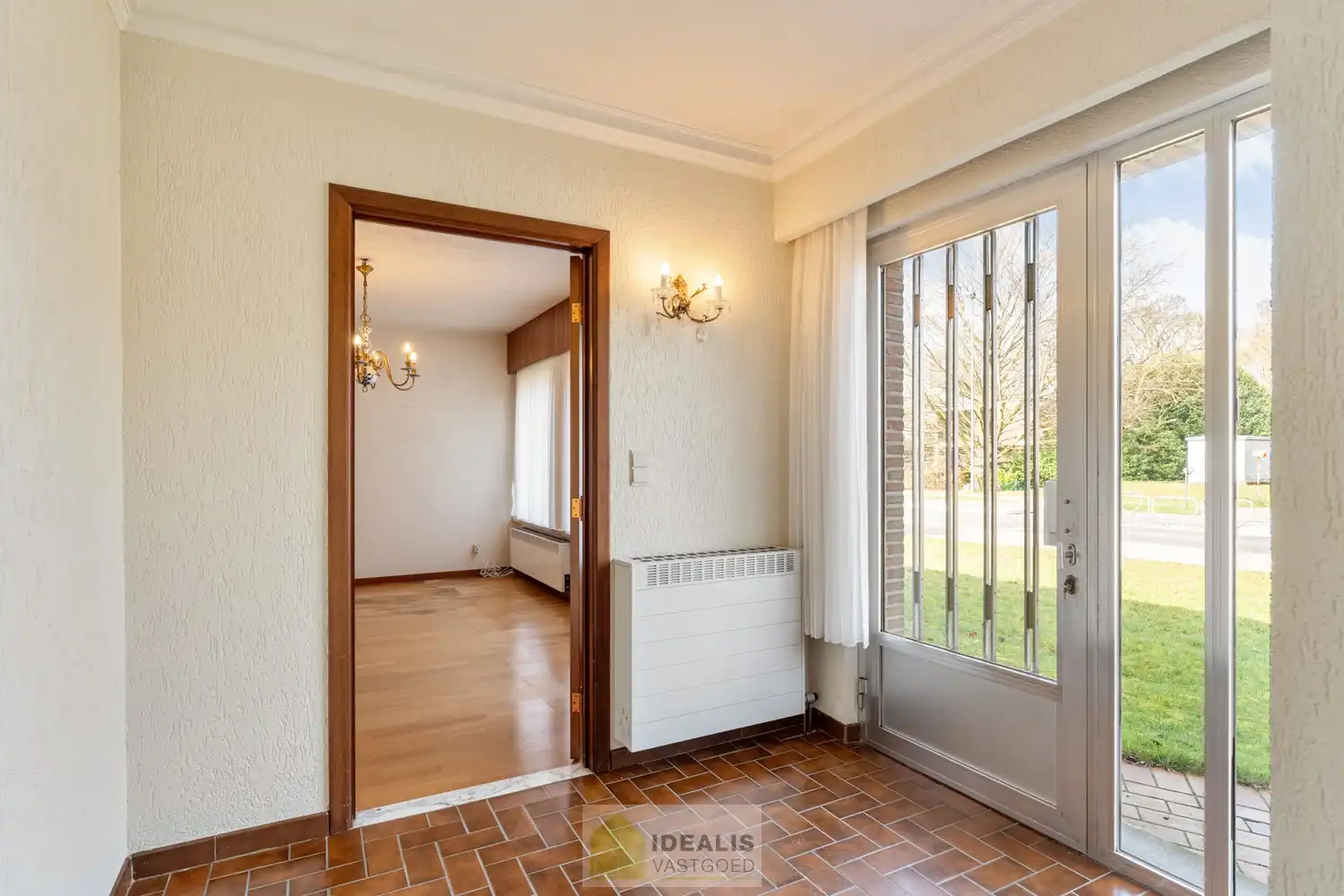 IDEALIS VASTGOED - OP TE KNAPPEN GEZINSWONING OP WANDELAFSTAND VAN CENTRUM! foto 5