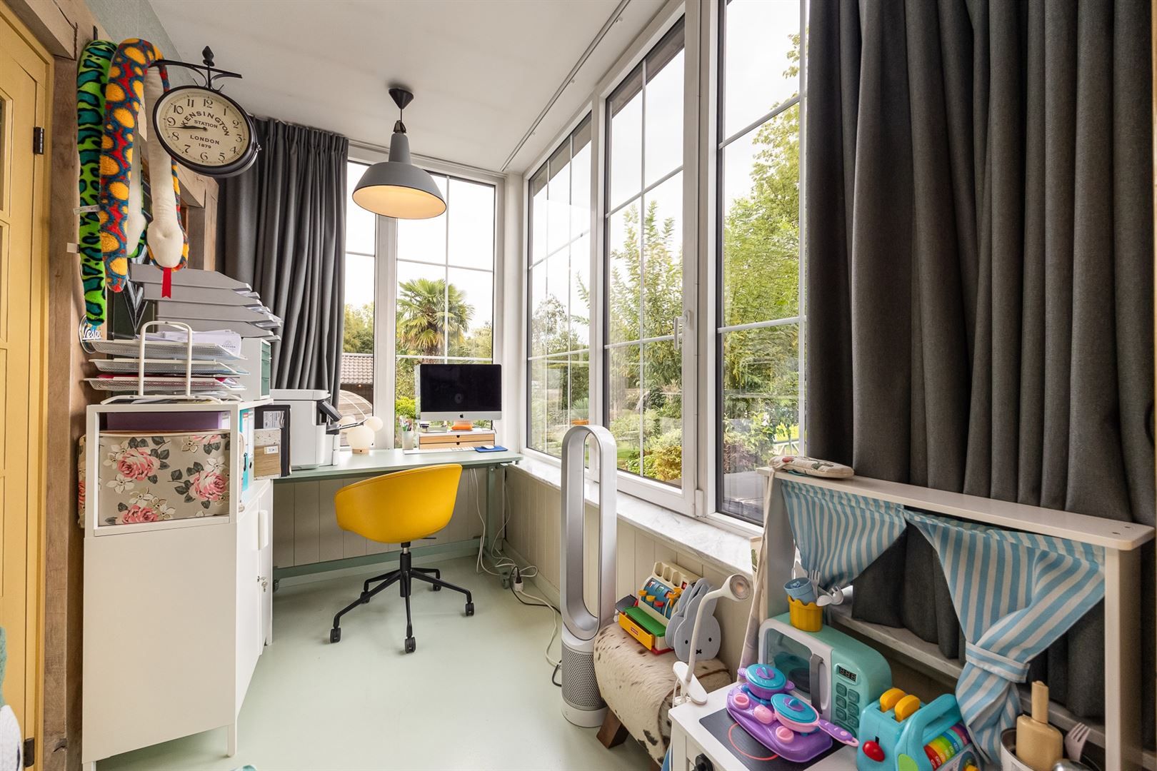 Een luxueus ingerichte woning met 7 slaapkamers en zwembad. foto 33