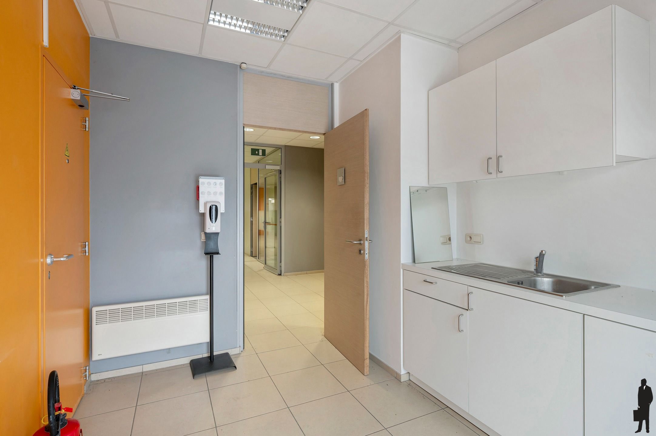  Commercieel Gelijkvloers in het Hart van Westmalle  foto 14