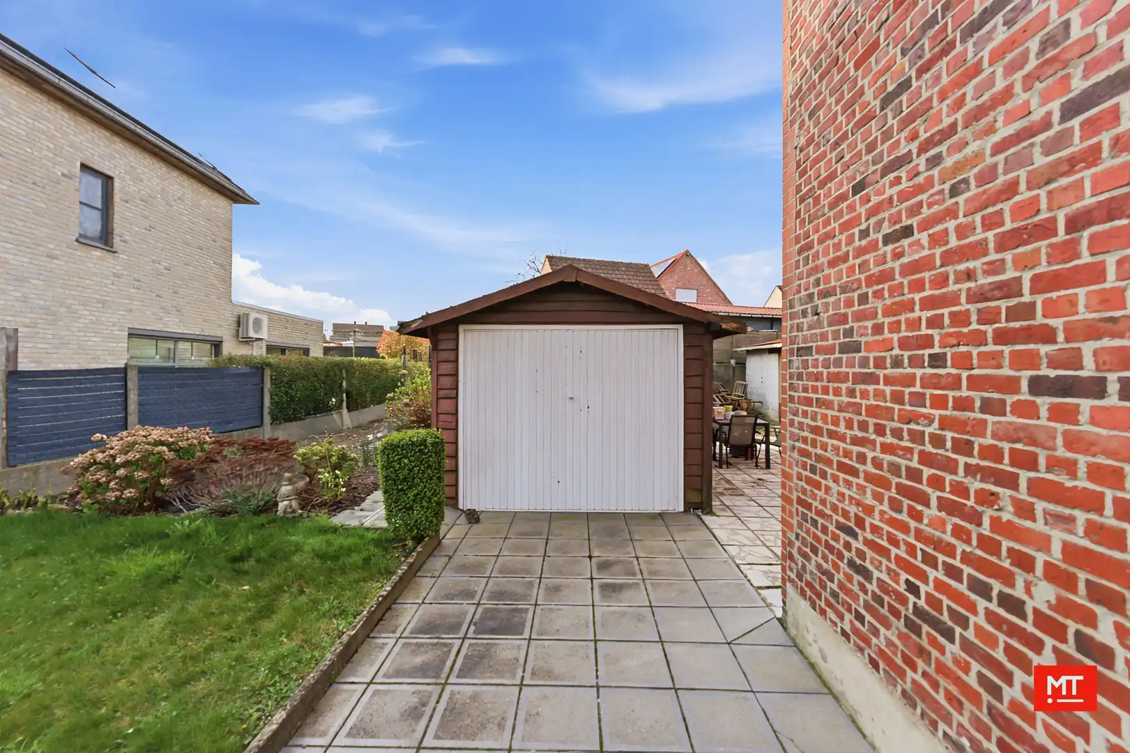 Te renoveren woning met 3 slaapkamers, Zuidgerichte tuin en garage in het centrum van Zonnebeke foto 14