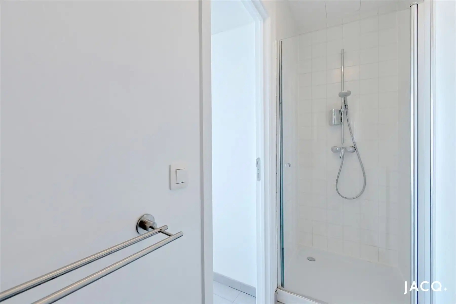 Recent lichtrijk appartement te Antwerpen! foto 9