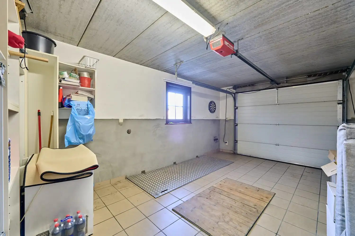 Heel goed onderhouden landhuis met inpandige garage en 3 ruim bemeten slaapkamers in landelijke omgeving foto 12