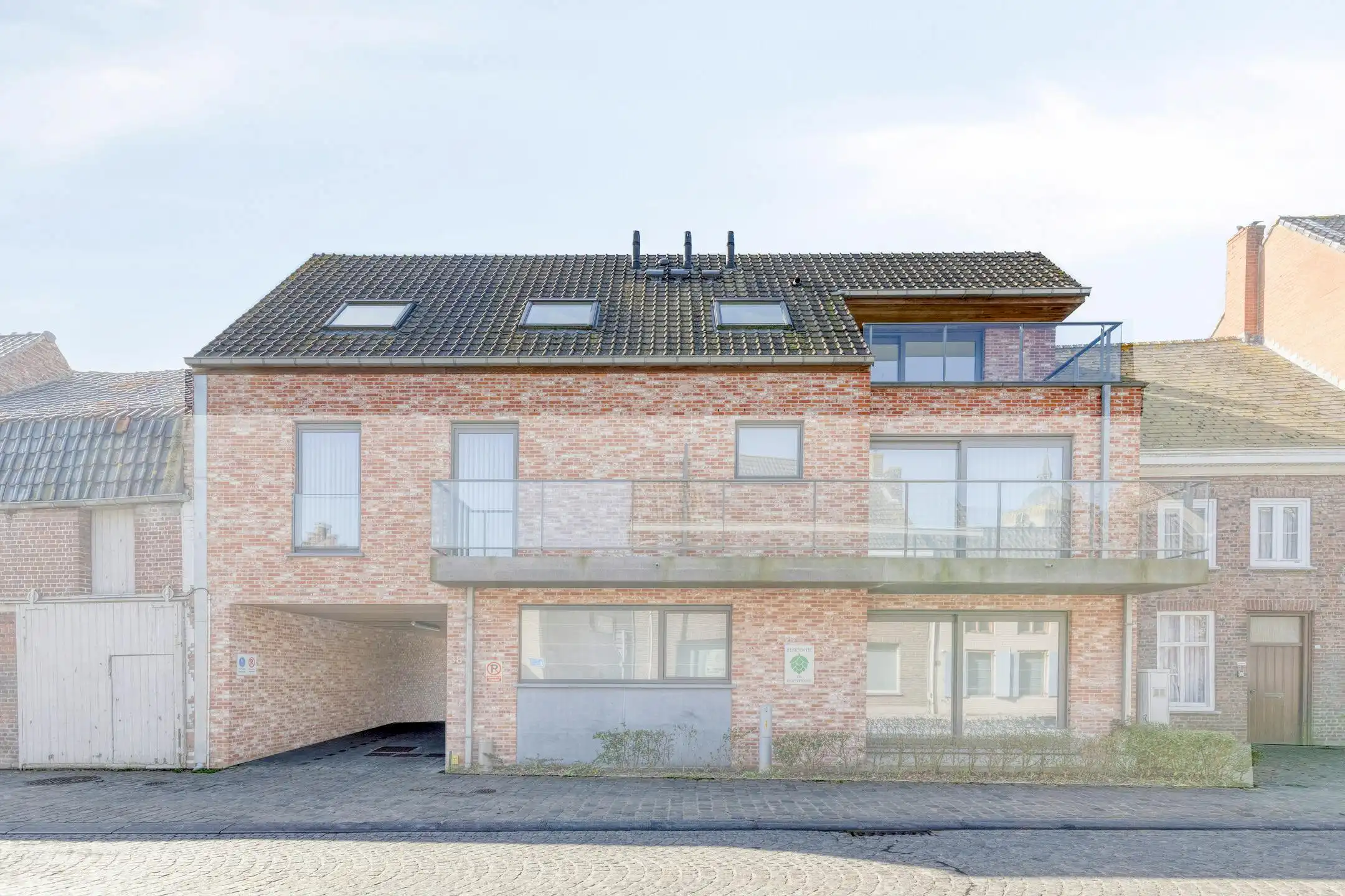 Ruim en lichtrijk appartement in hartje Proven foto 7