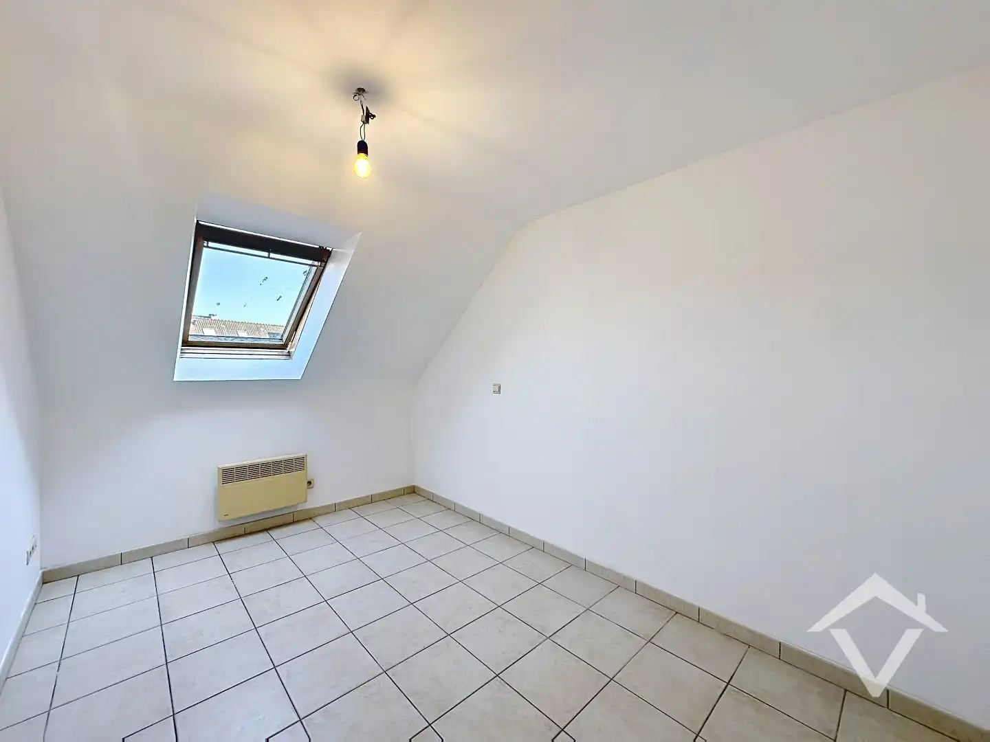 Ruim duplex appartement met zonnig terras in centrum Koekelare  foto 12