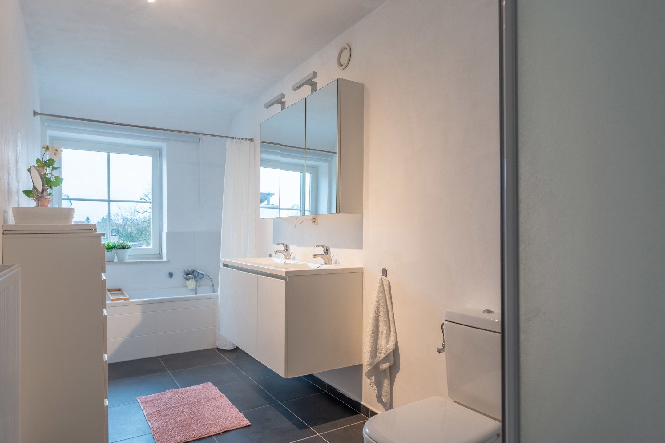 Recente energiezuinige gezinswoning te centrum Vosselaar! foto 21