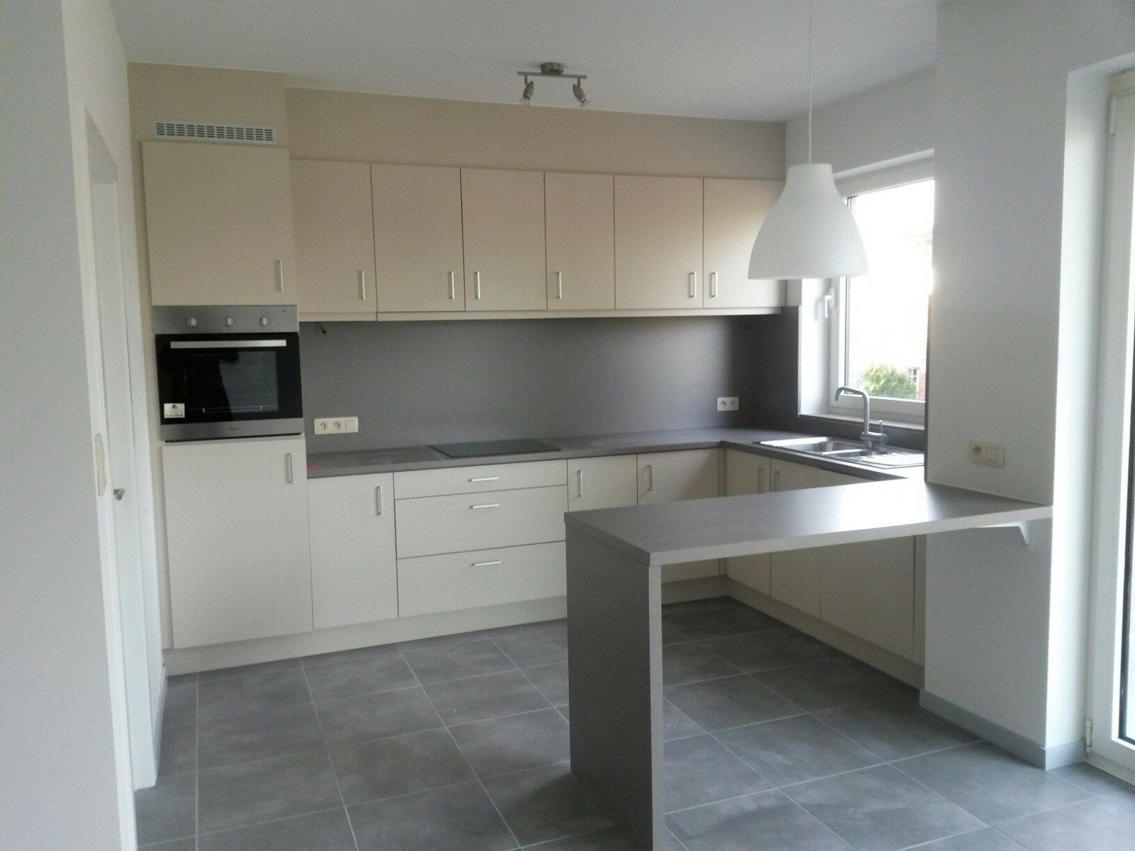 Appartement met 2 slaapkamers + 2 garageboxen + kelder foto 2