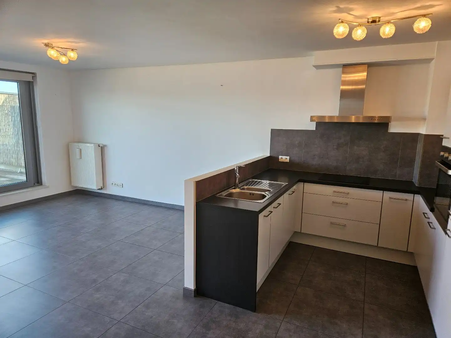 Gezellig appartement met 2 slk en groot terras foto 3