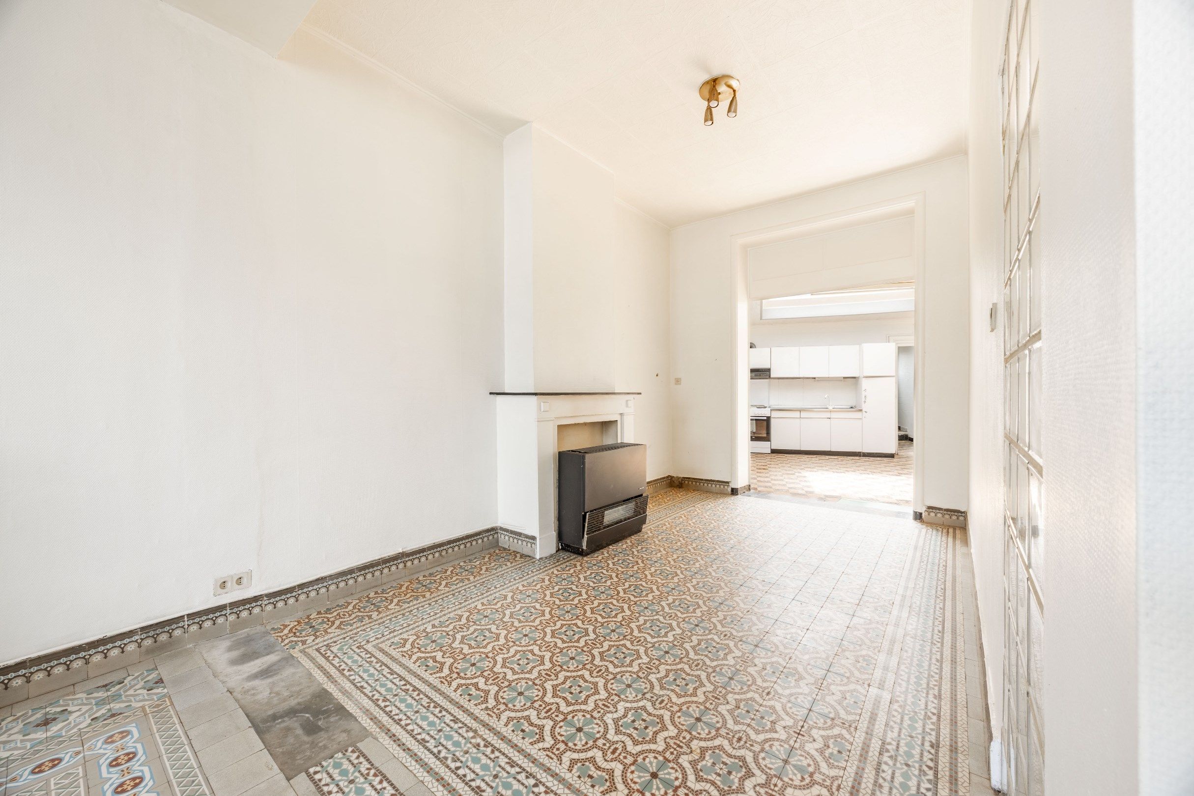 TE RENOVEREN WONING MET GARAGE foto 5