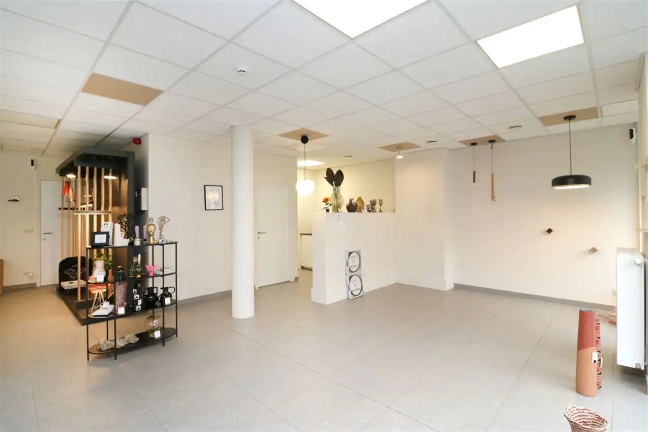 handelszaak met grote zichtbaarheid te midden van centrum foto 22