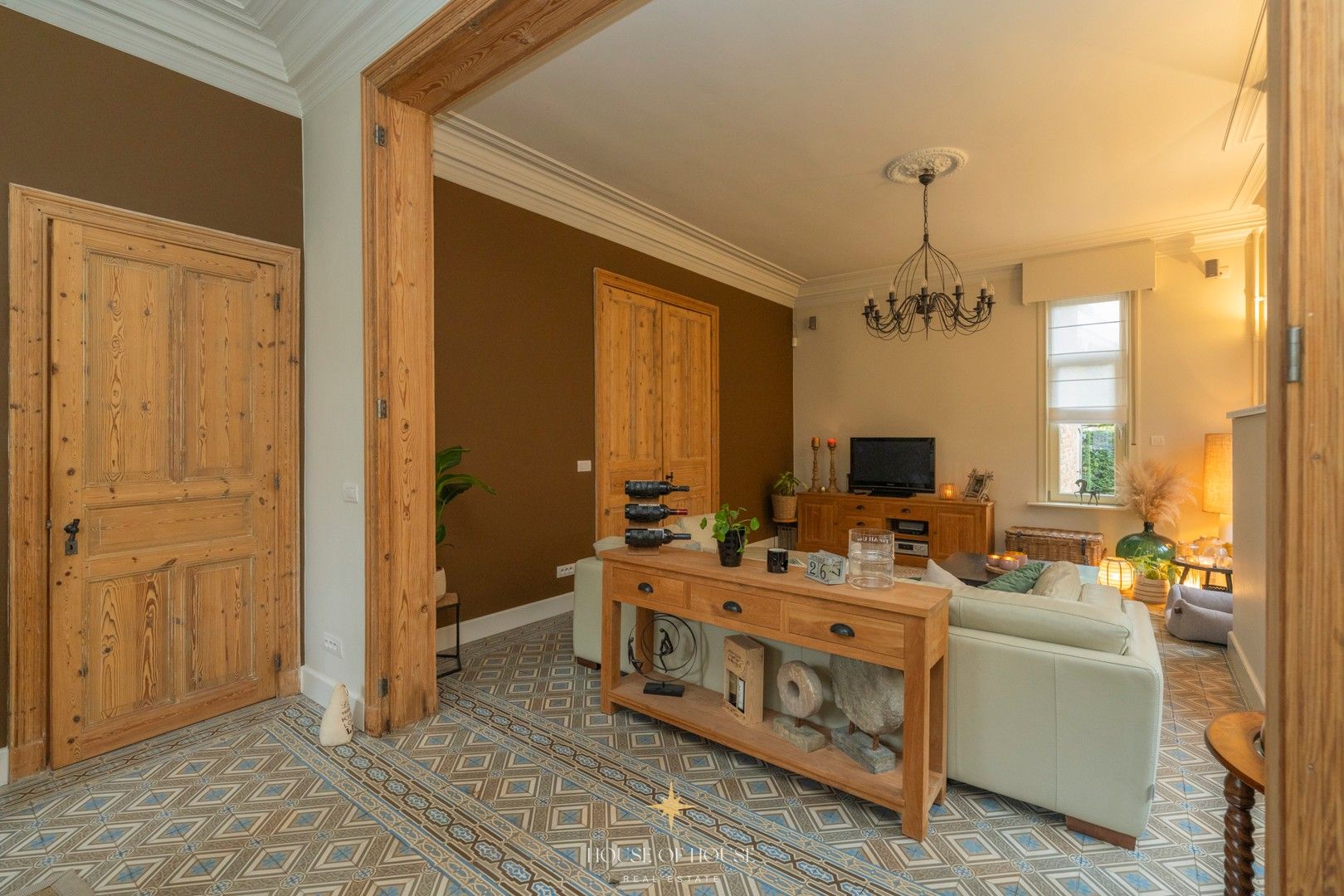 Sfeervolle pastoriewoning met uitzonderlijk potentieel zonder renovatieverplichting foto 4