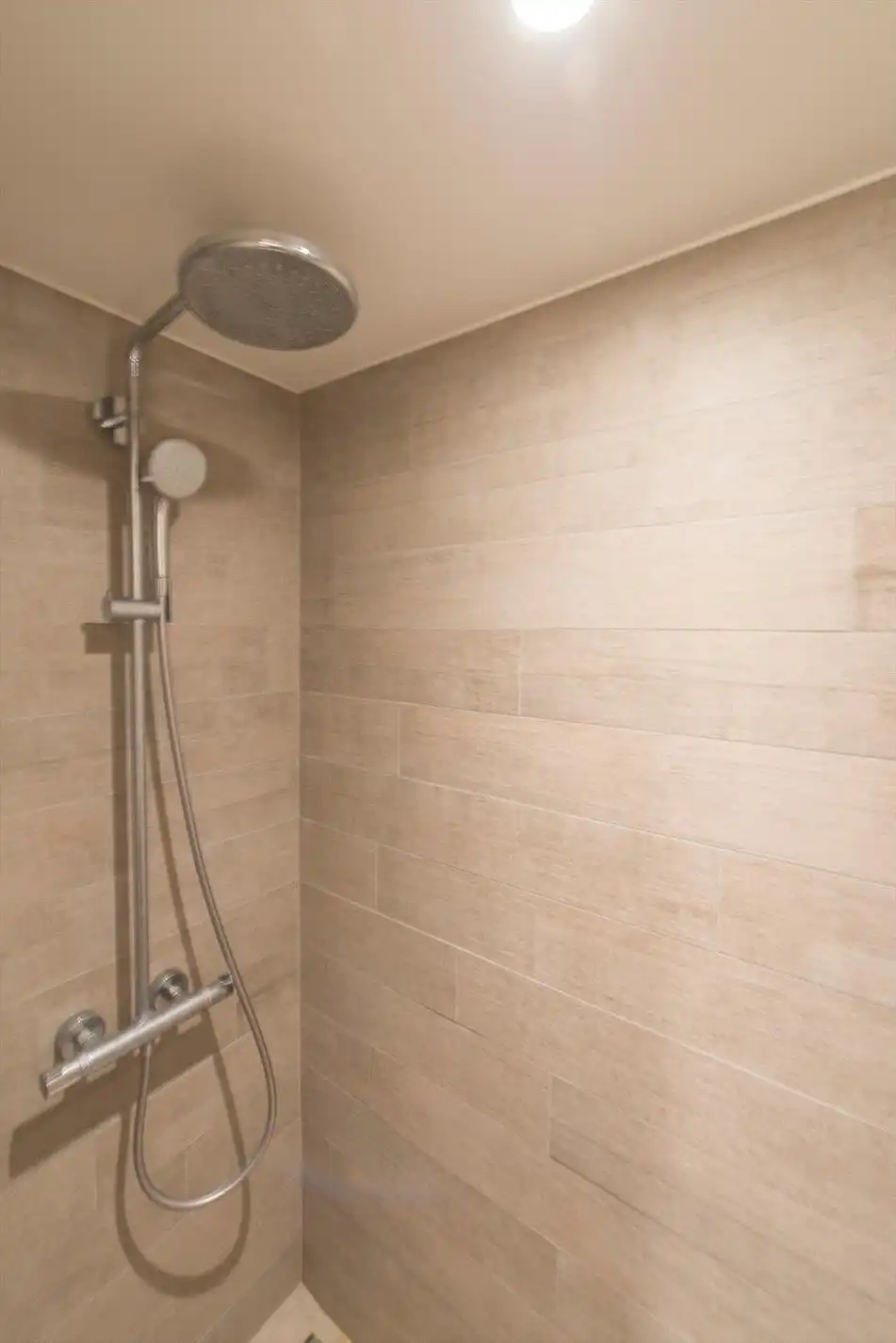 Heel mooi  luxueus afgewerkt appartement gelegen in de Kustlaan vlakbij de Zeedijk en het Driehoeksplein. foto 16