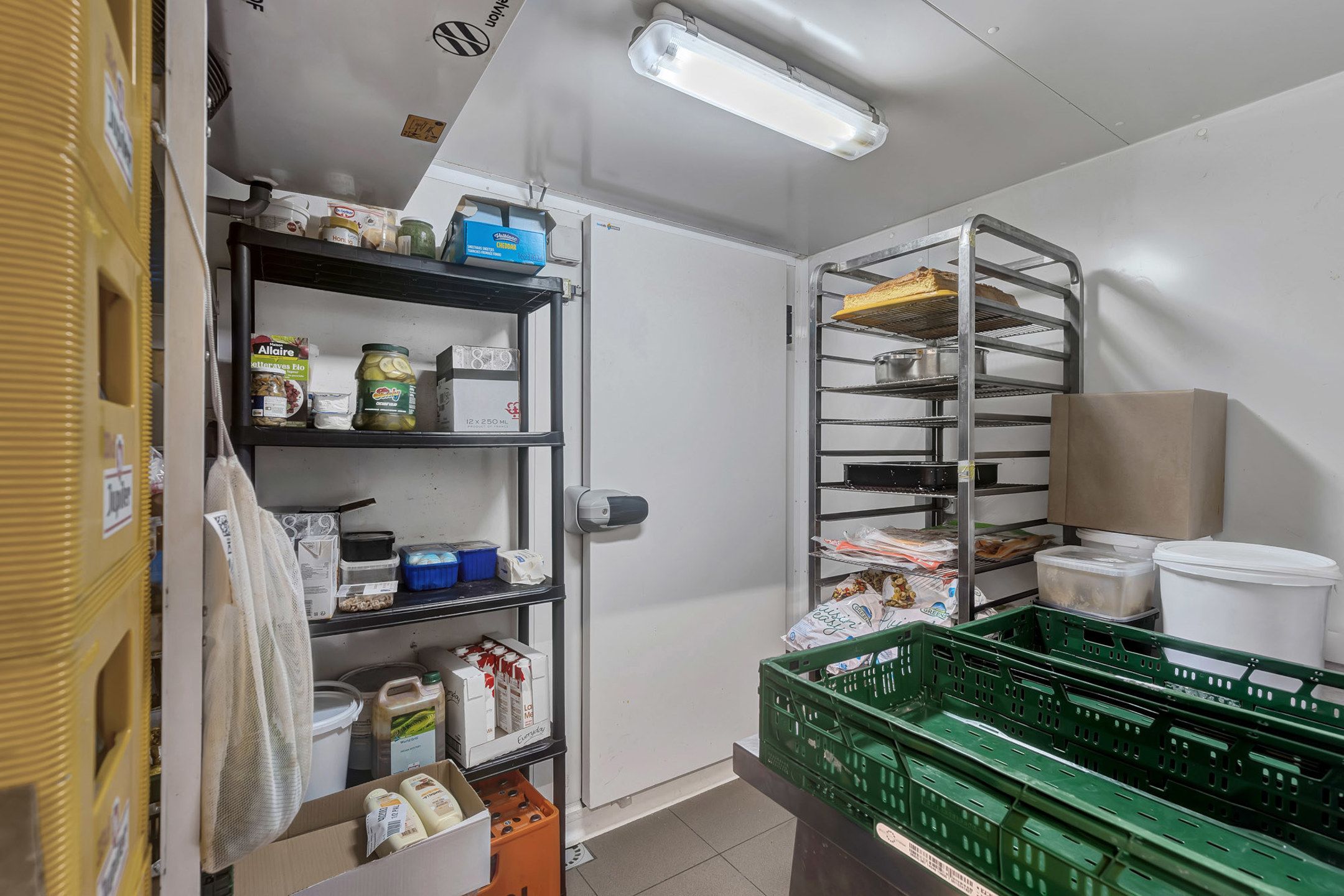 Gekende frituur op een strategische locatie foto 16