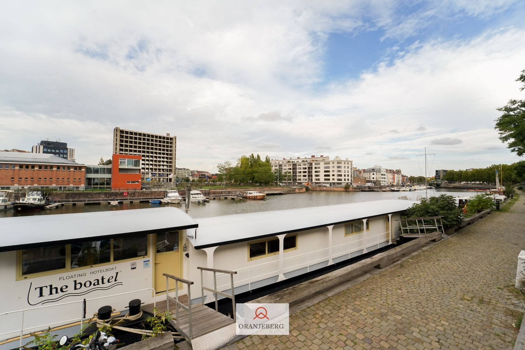 Appartement met prachtig zicht over de Portus Ganda foto 31