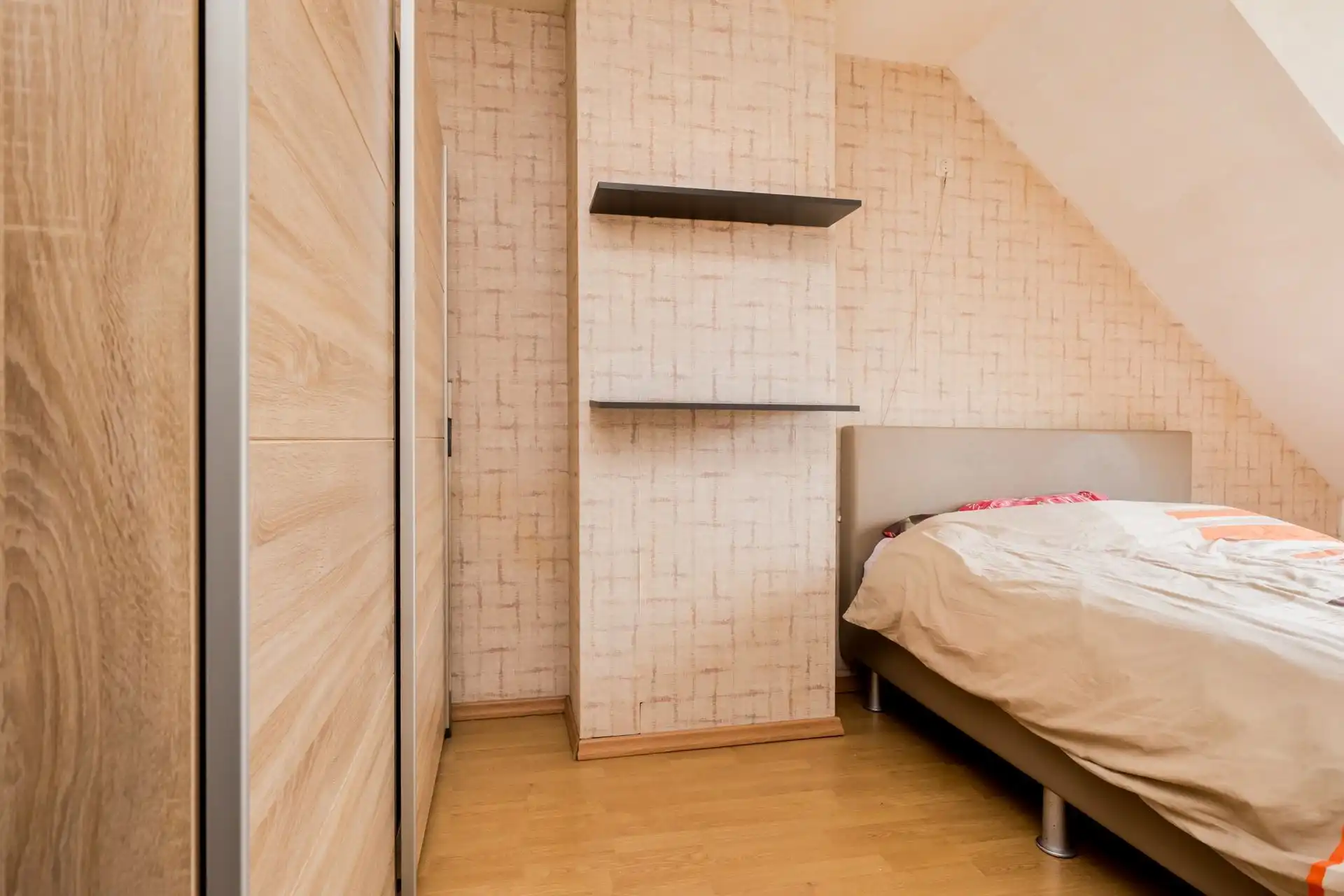 Instapklare bel-etagewoning met garage, tuin en zonnig terras foto 13