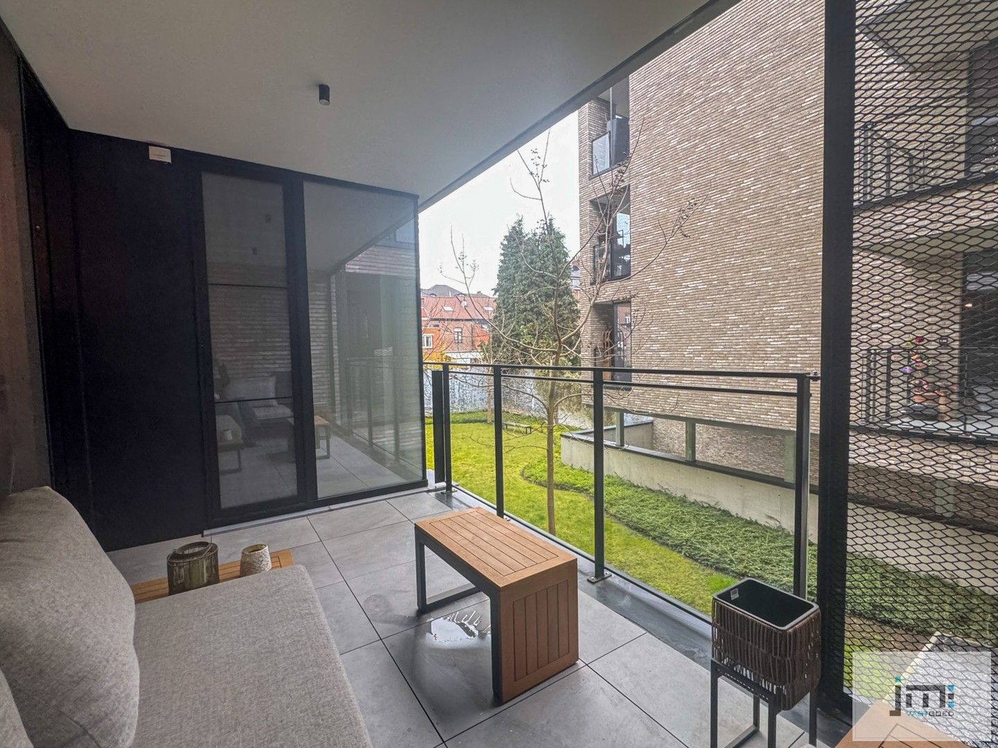 Uniek appartement met kelderberging en autostaanplaats foto 14