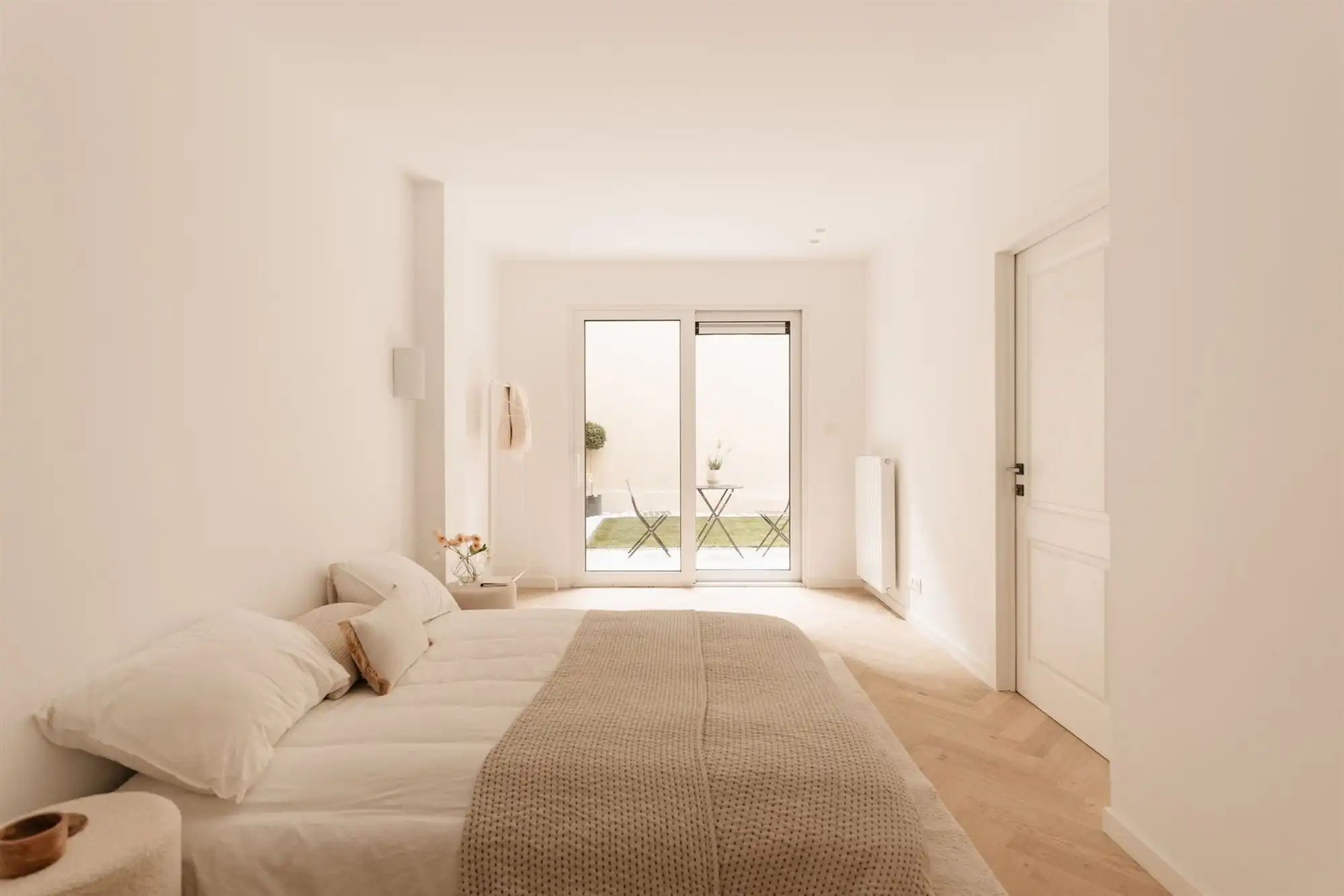 Gerenoveerd appartement met gezellige stadstuin foto 13