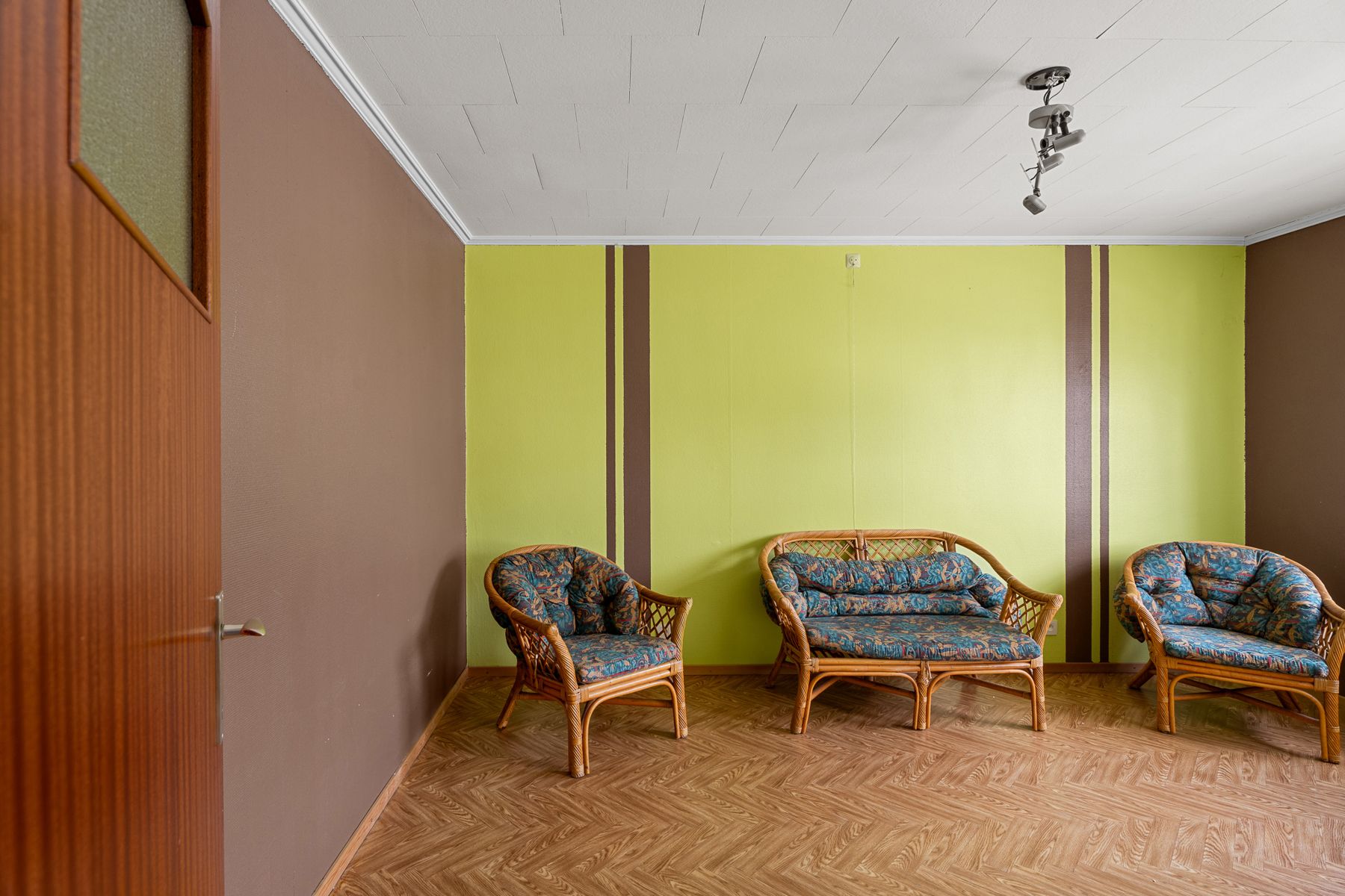 Te renoveren, halfopen, bebouwing op gunstige ligging foto 21