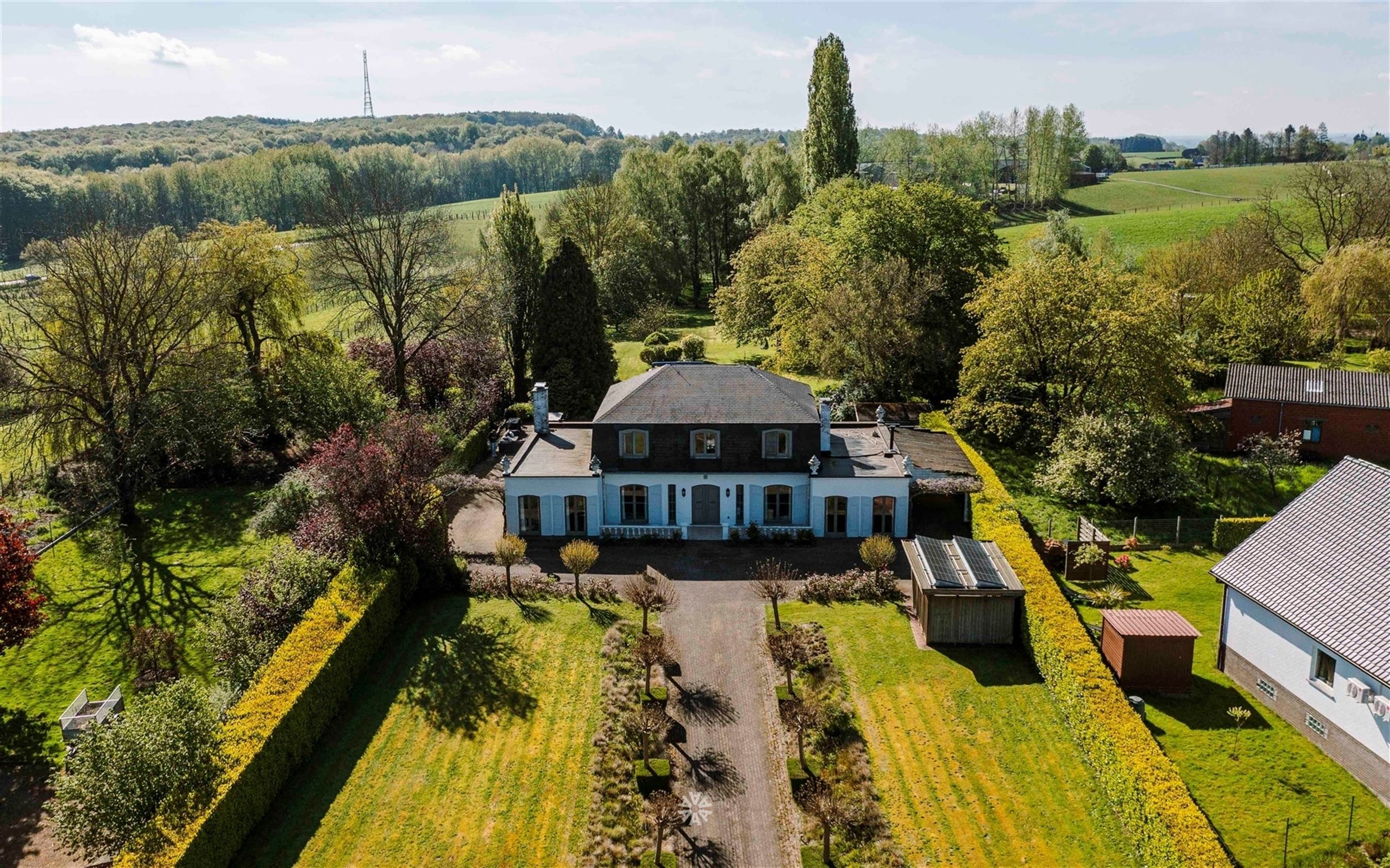 Landelijk gelegen villa in doodlopende straat in Brakel foto {{pictureIndex}}