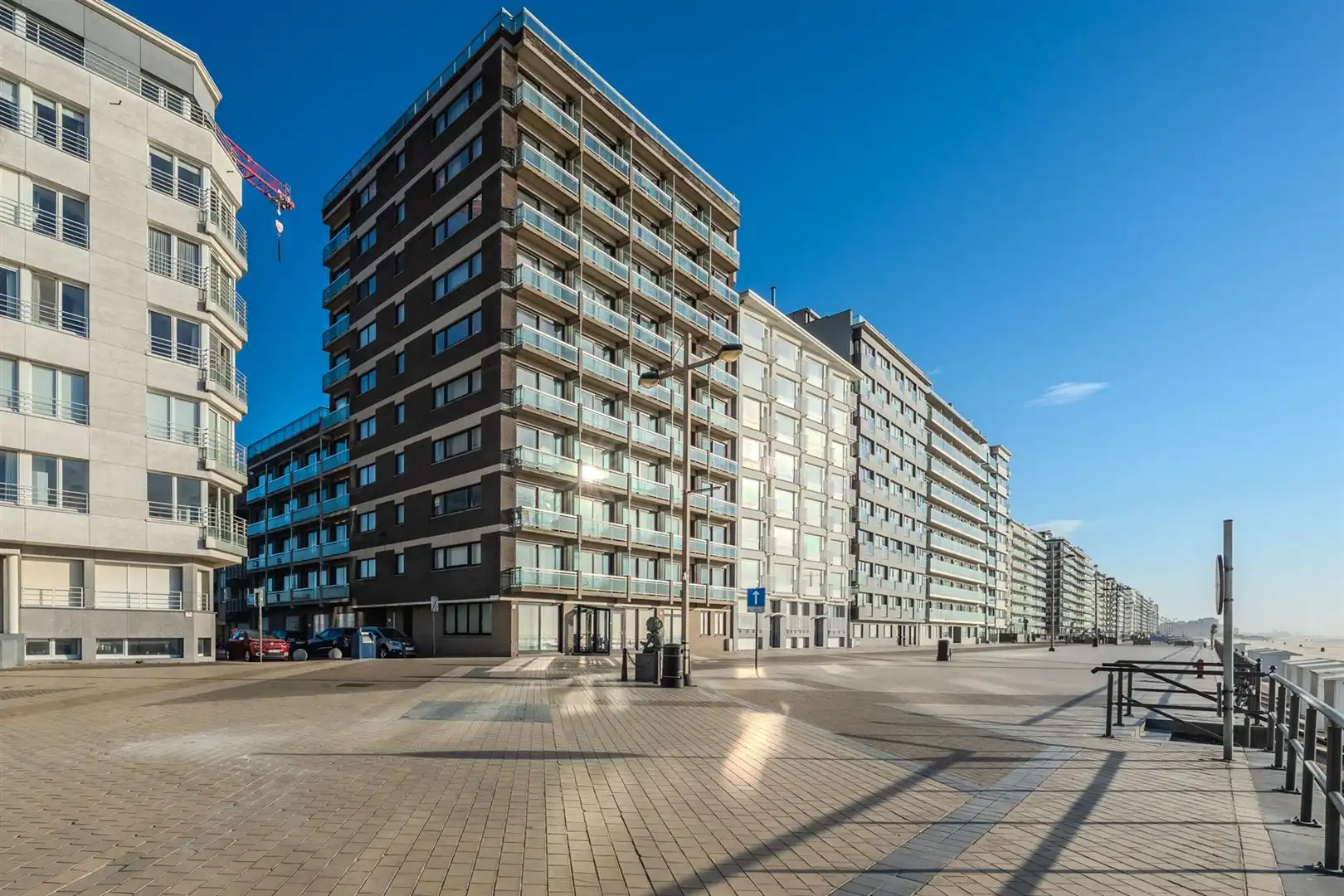 Moderne studio met frontaal zeezicht foto 35