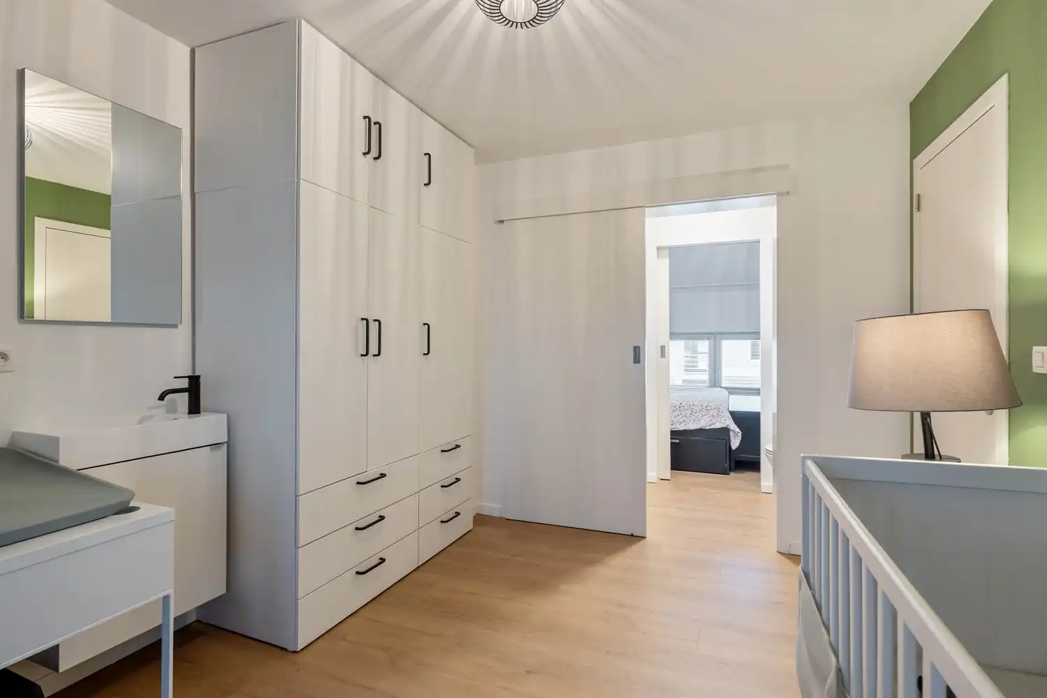 Recent en volledig gerenoveerde woning met 3 slaapkamers en 2 badkamers te centrum Leuven! foto 21