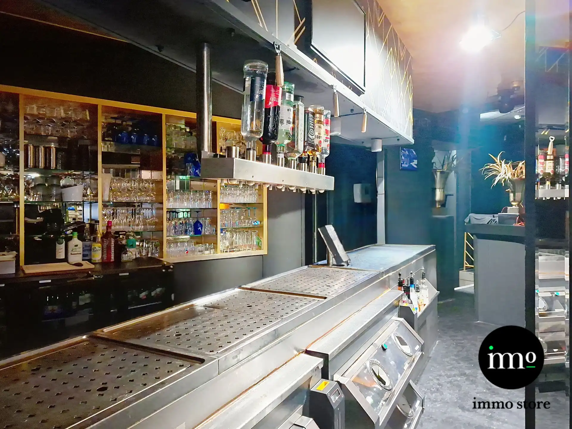 Nightclub met 4 bars en veel meer! foto 14