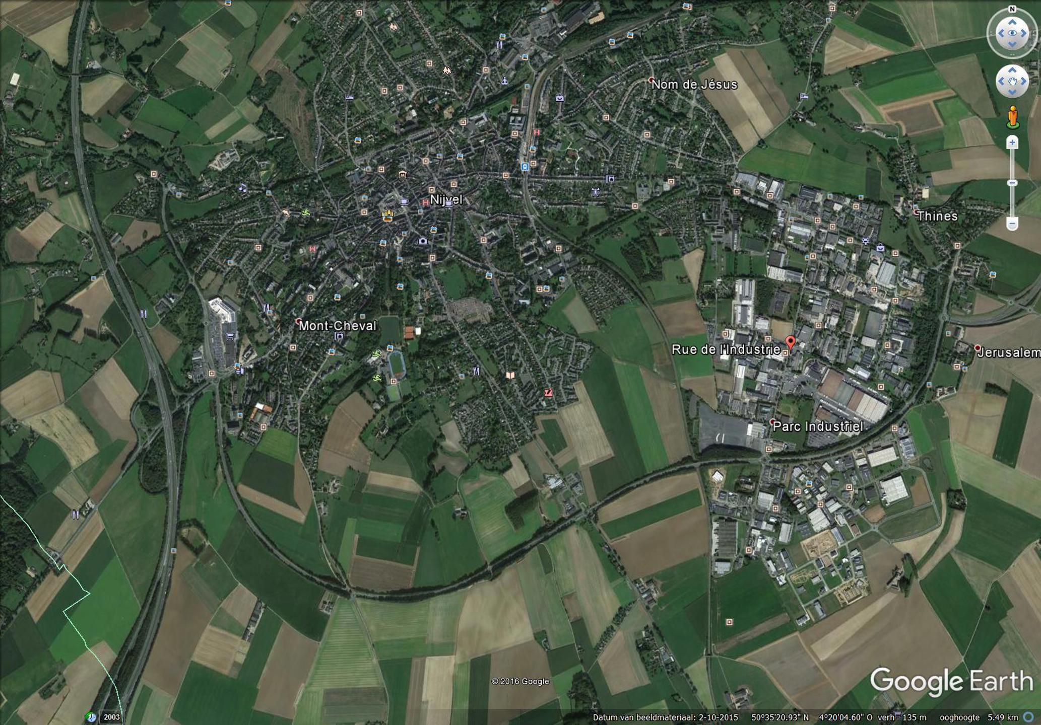 Magazijn 5.789m² met  6 laadkades en kantoor van 1.830m² met  ruime parking te huur foto 11